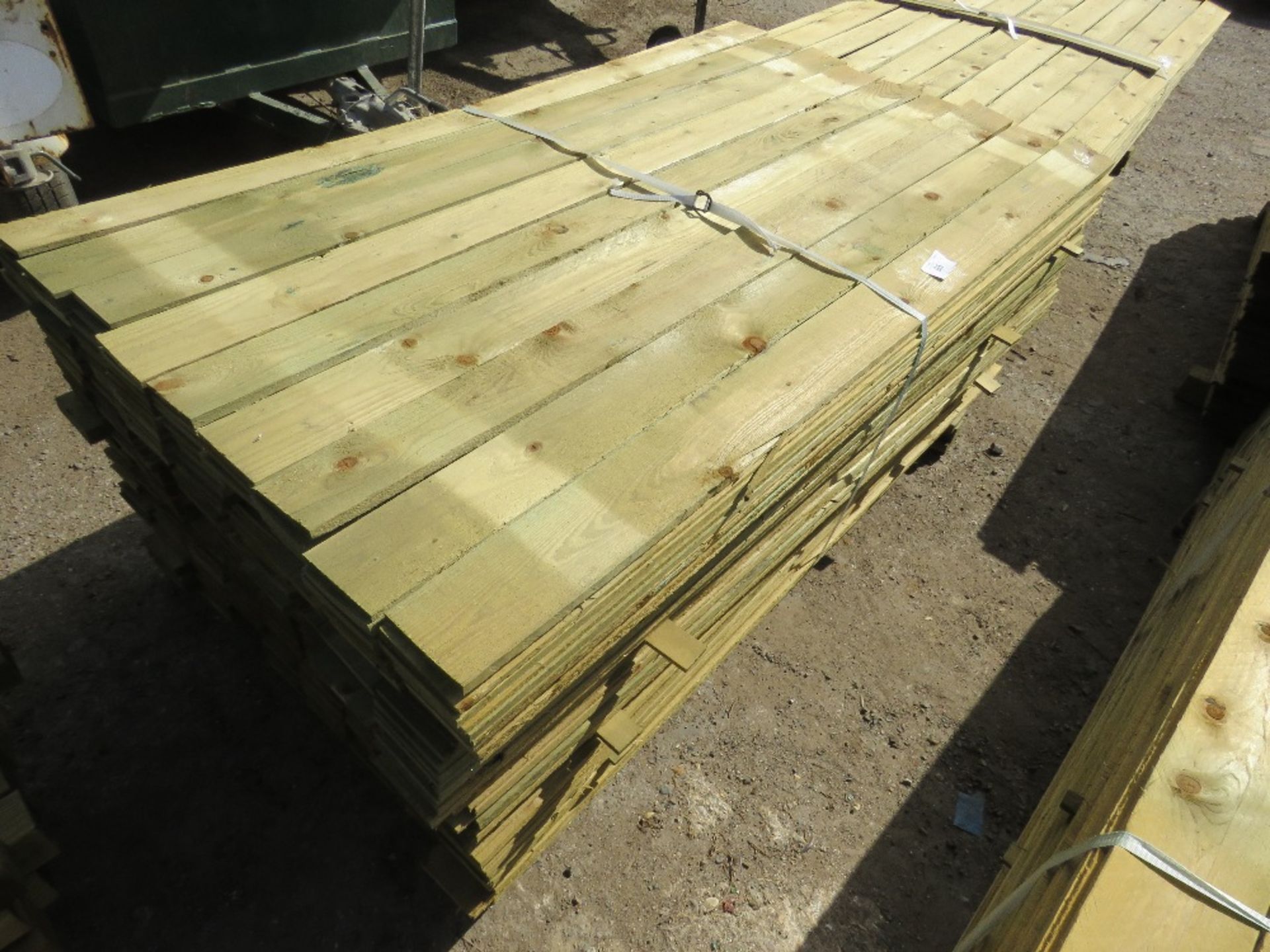 1 X PACK OF FEATHER EDGE CLADDING TIMBER @1.65M LENGTH X 10CM WIDTH APPROX