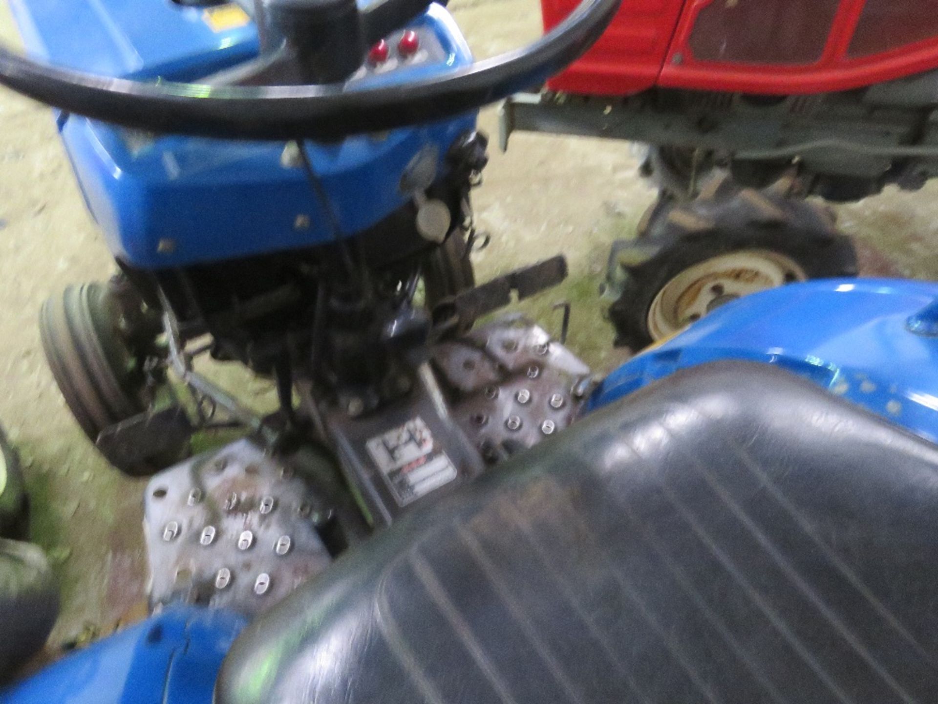 ISEKI TX1210 2WD COMPACT TRACTOR WITH REAR LINKAGE WHEN TESTED WAS SEEN TO START, DRIVE, STEER AND B - Image 3 of 4