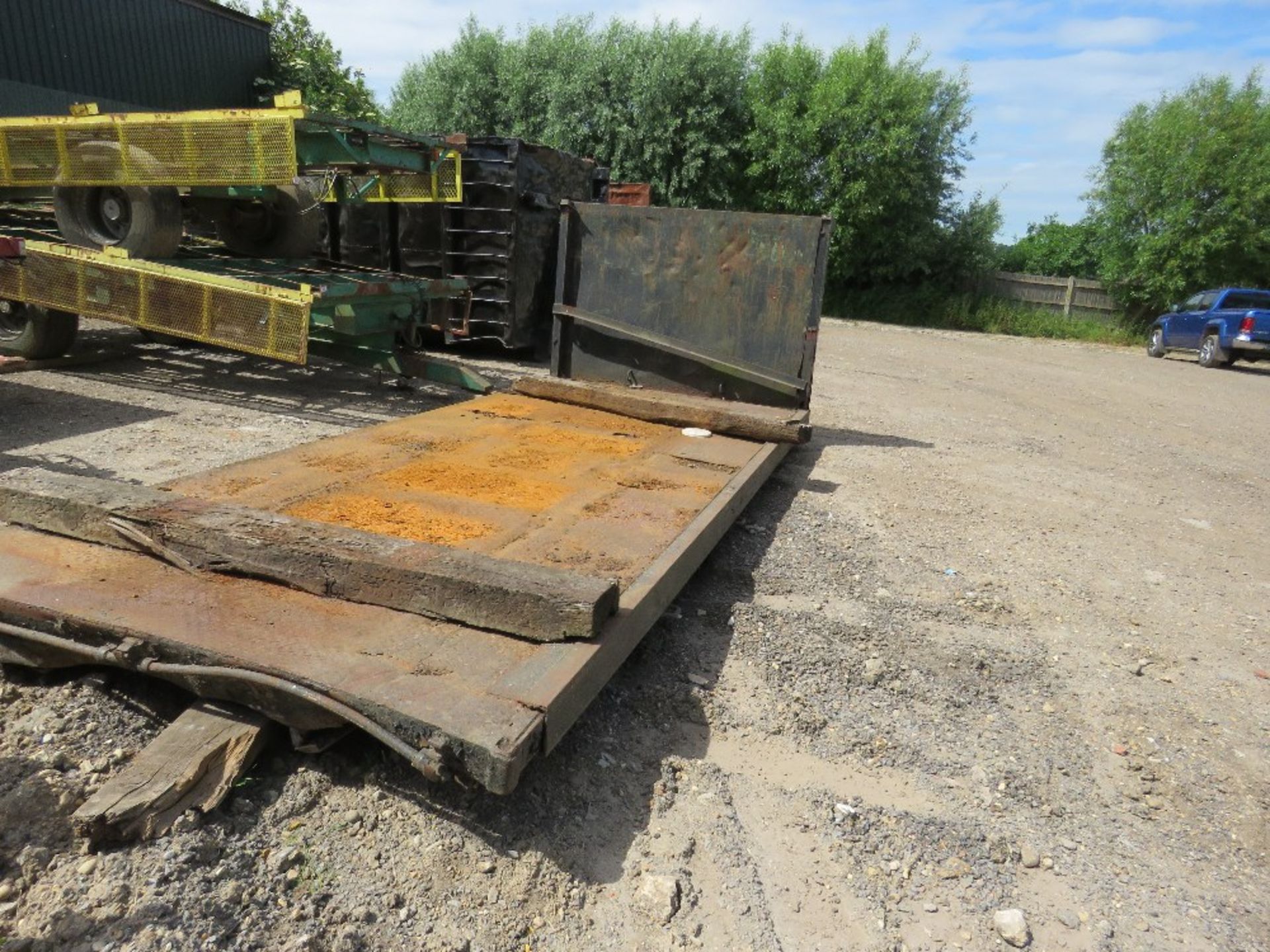 HOOK LOADER FLAT FRAME FOR PLANT MOVING ETC, 17FT APPROX BED SIZE X 7FT6" APPROX WIDTH - Image 2 of 2