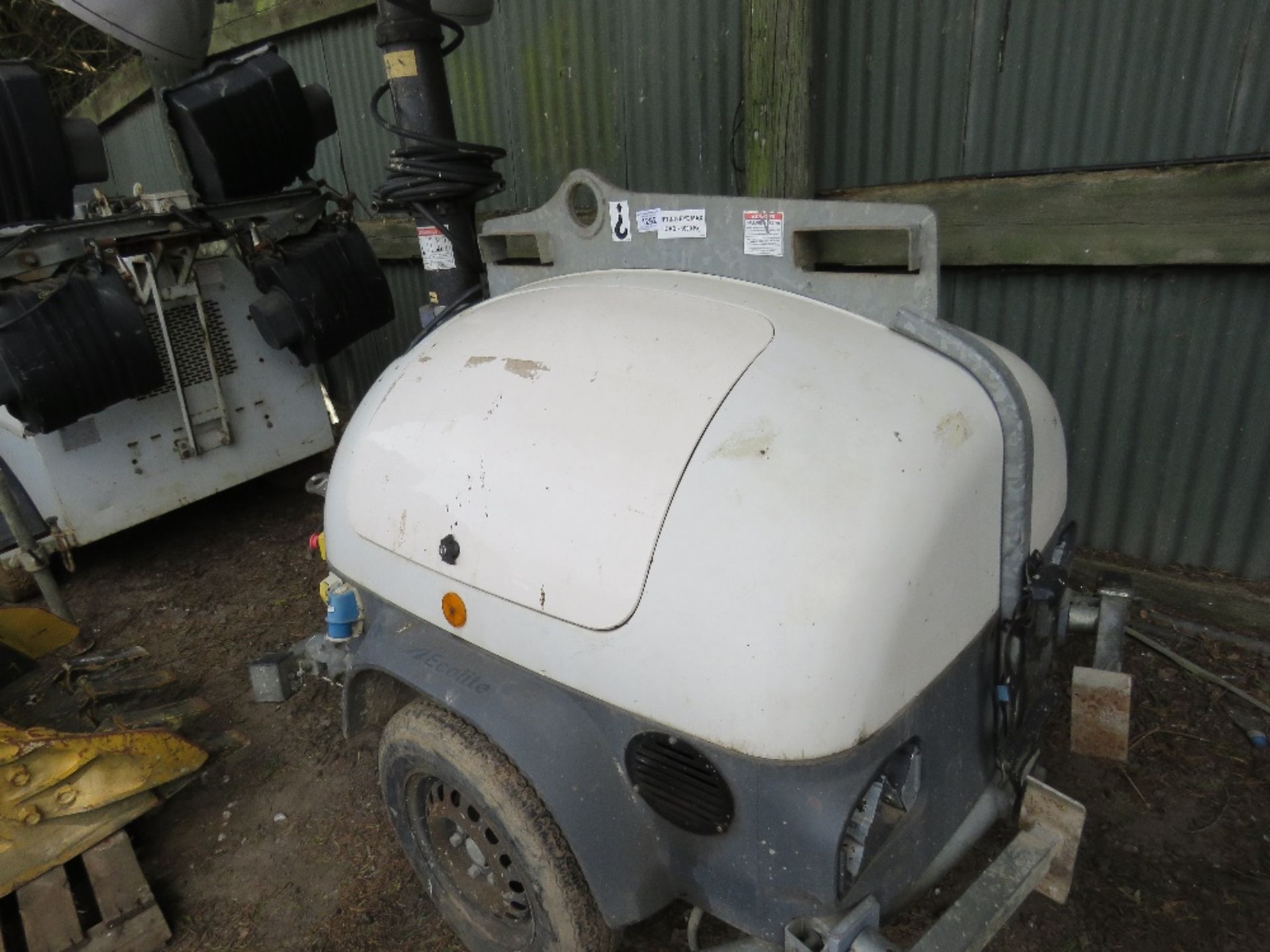 TCP Ecolite, yr2010. Runs, makes power and lifts. Lights on two heads only. - Image 2 of 3