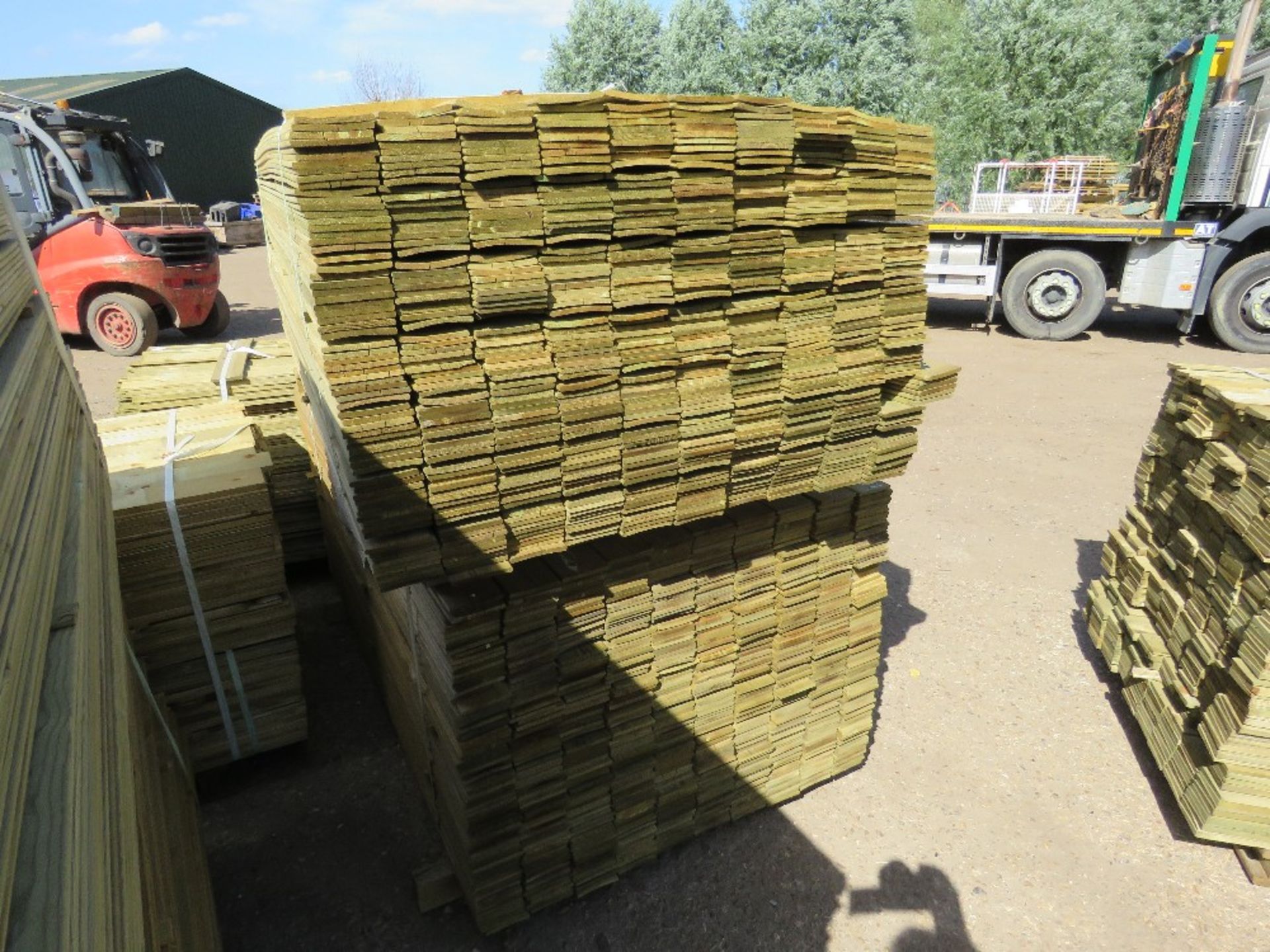 2 X PACK OF FENCE TIMBER CLADDING @1.75METRE LENGTH X 9.5CM WIDE APPROX X 0.8CM DEPTH APPROX - Image 3 of 3