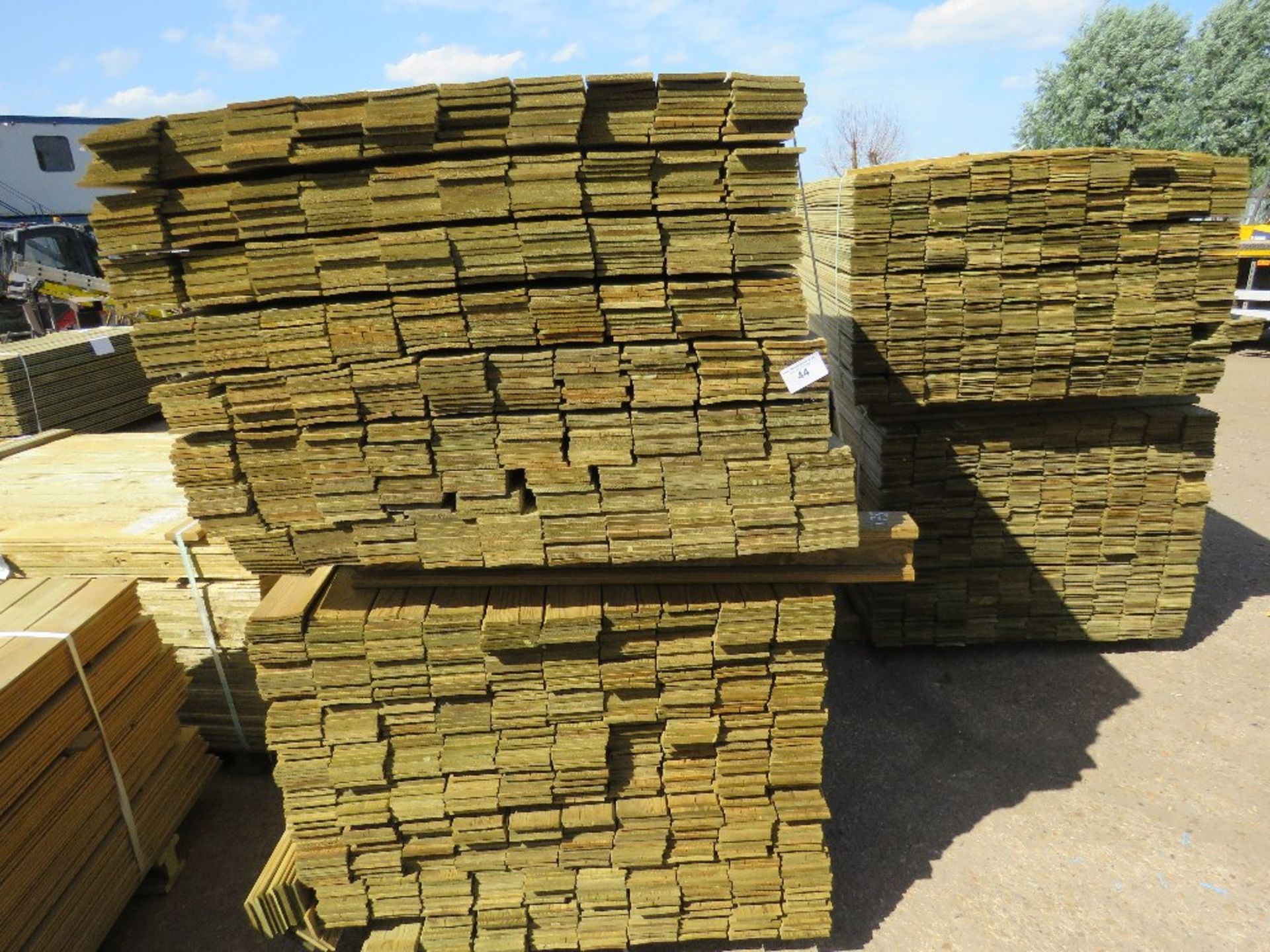 2 X PACK OF FENCE TIMBER CLADDING @1.75METRE LENGTH X 9.5CM WIDE APPROX X 0.8CM DEPTH APPROX - Image 2 of 3