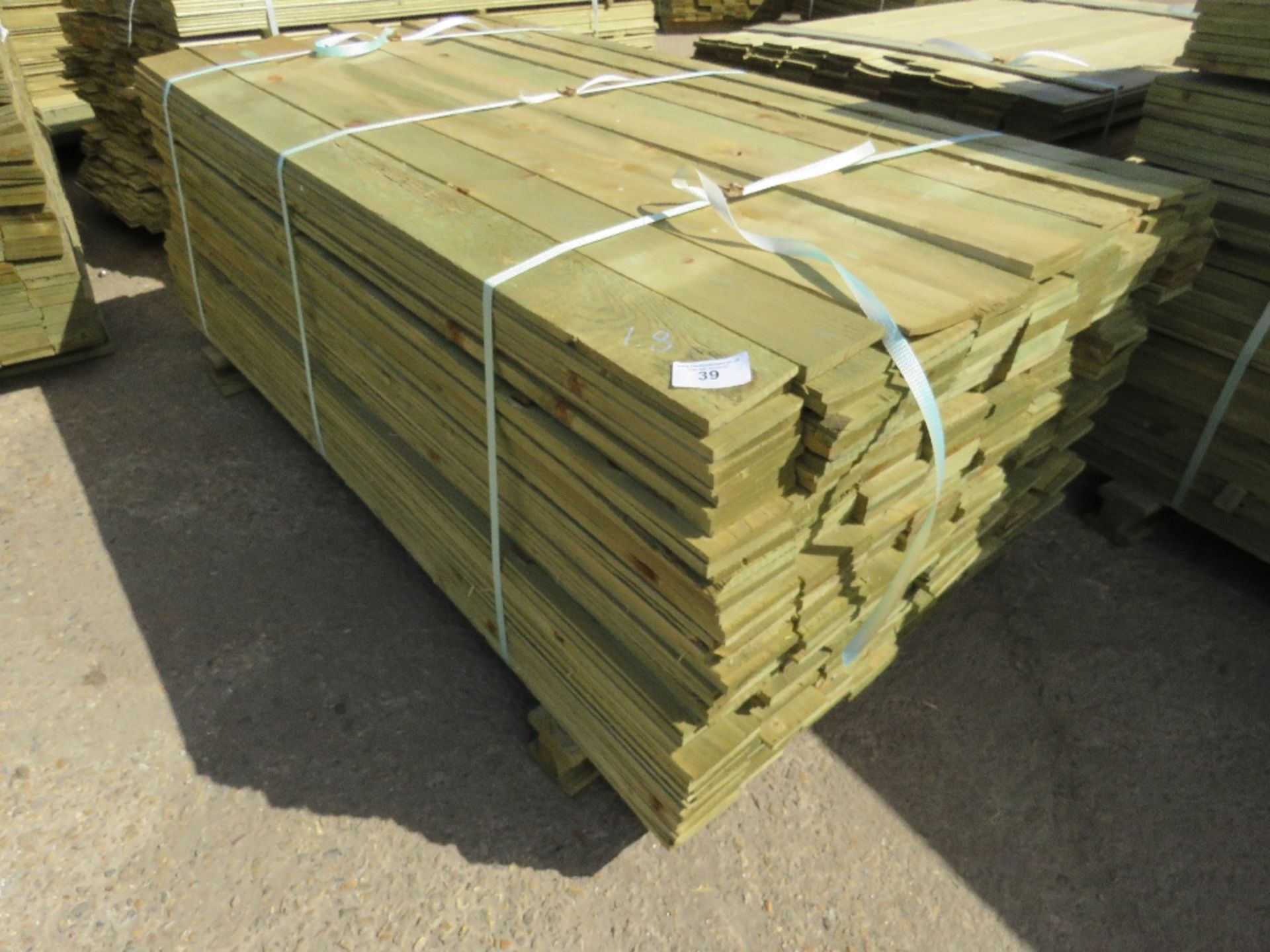 1 X PACK OF FEATHER EDGE TIMBER CLADDING @1.8METRE LENGTH X 10CM WIDE APPROX