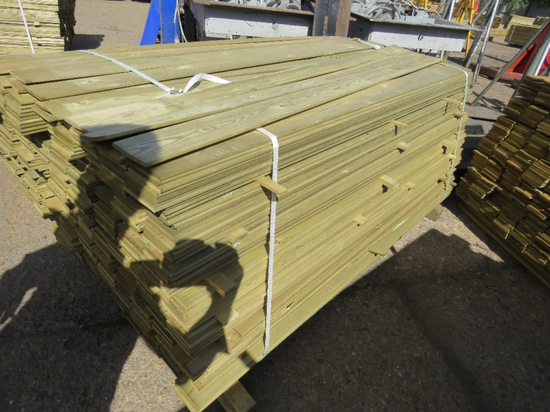 1 X PACK OF FENCE TIMBER CLADDING @1.74METRE LENGTH X 9.5CM WIDE X0.8CM DEPTH - Image 3 of 3