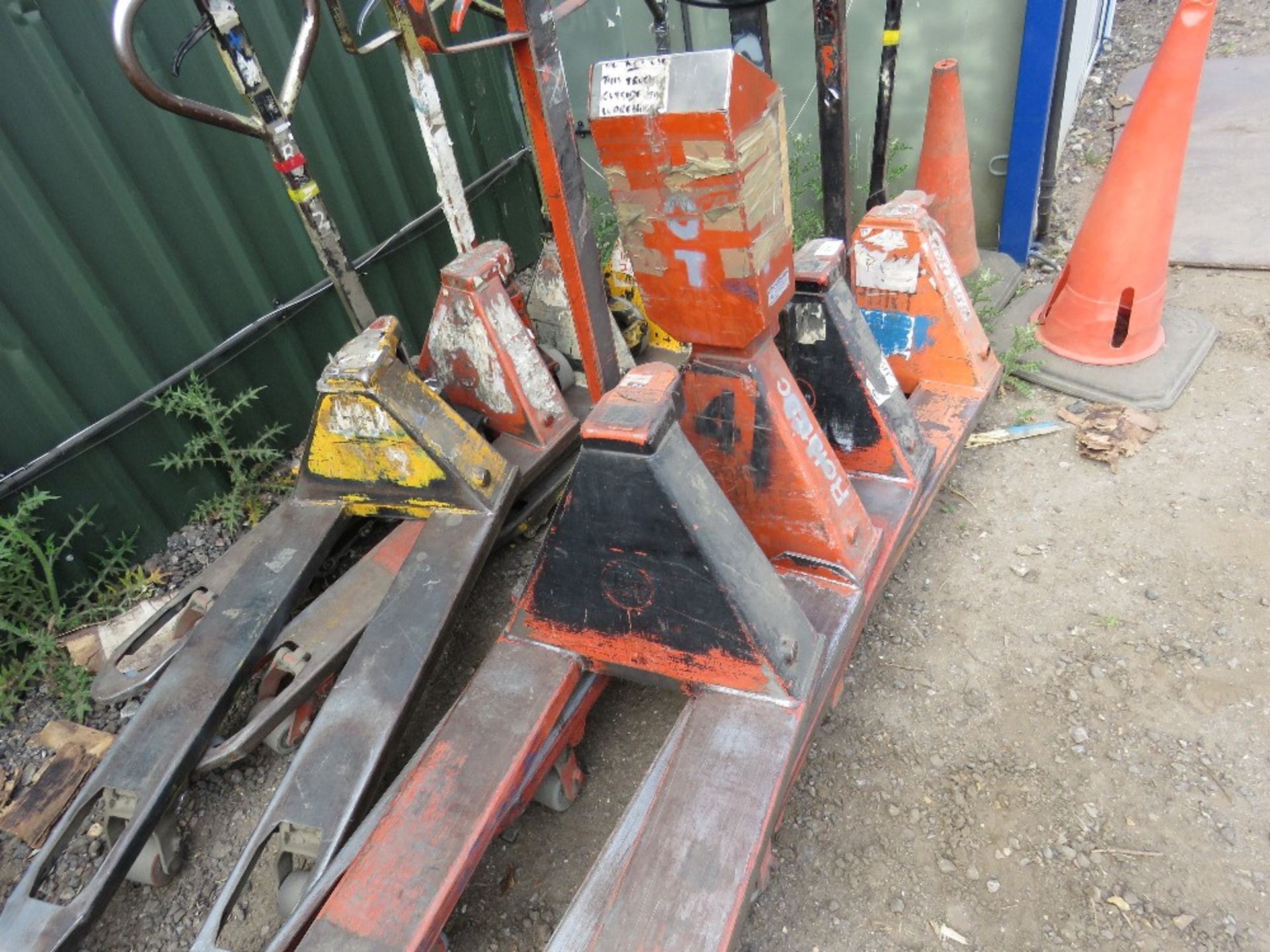 8 X ASSORTED PALLET TRUCKS, EX COMPANY LIQUIDATION - Image 2 of 4