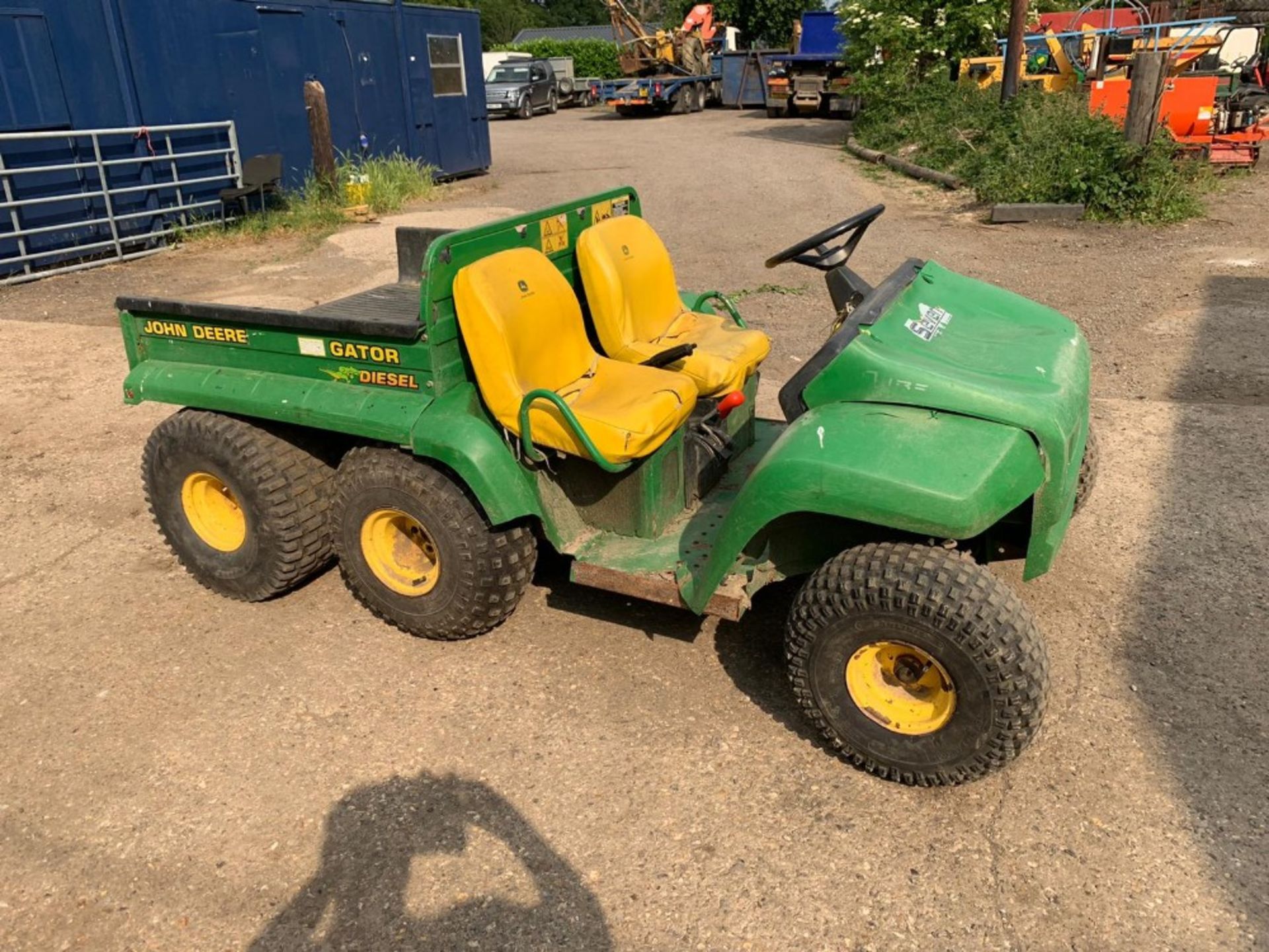 JOHN DEERE GATOR. 6X4, 3 CYLINDER DIESEL. YEAR 2002, SHOWS 5360 HOURS . SEEN TO START, RUN, DRIVE, S - Image 5 of 6