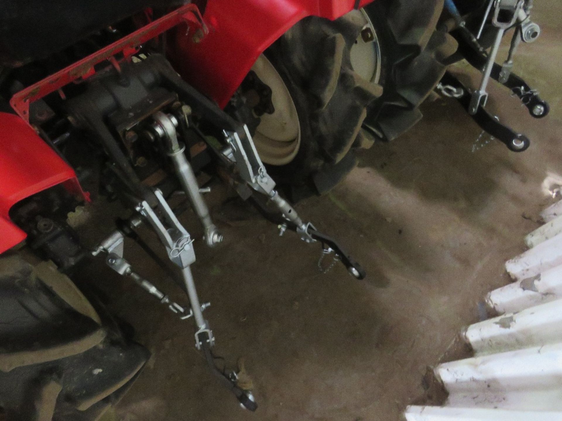 YANMAR KE2 4WD COMPACT TRACTOR WITH REAR LINKAGE WHEN TESTED WAS SEEN TO START, DRIVE, STEER AND BRA - Image 3 of 4