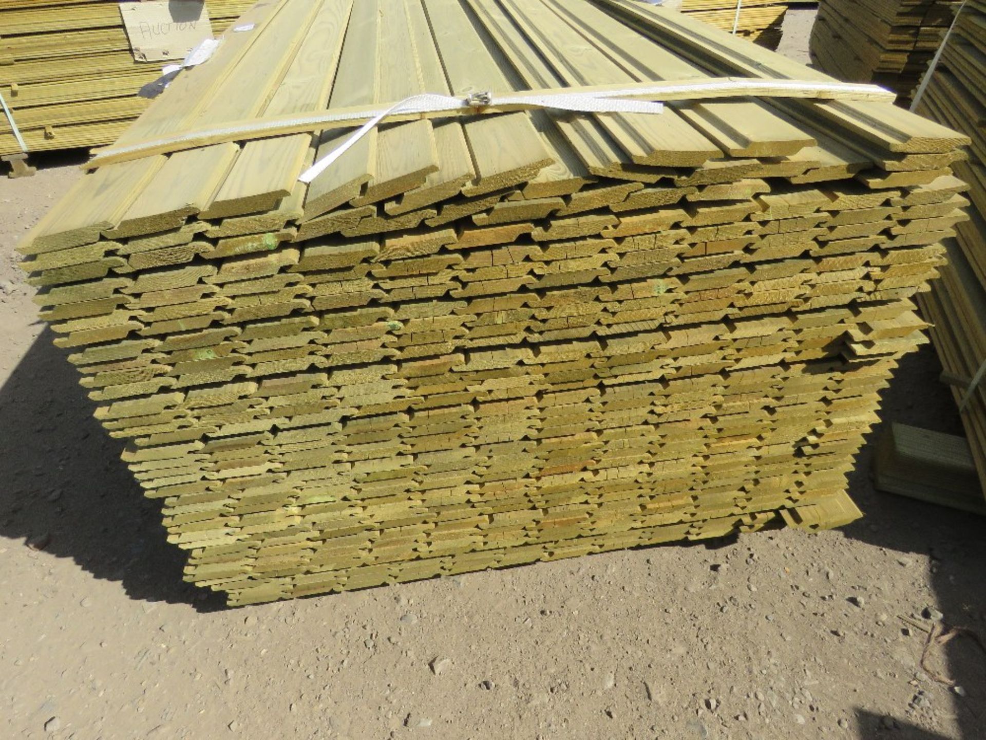 1 X LARGE PACK OF SHIPLAP CLADDING TIMBER @1.73M LENGTH X 9.5CM WIDTH X 1.5CM DEPTH APPROX - Image 2 of 2
