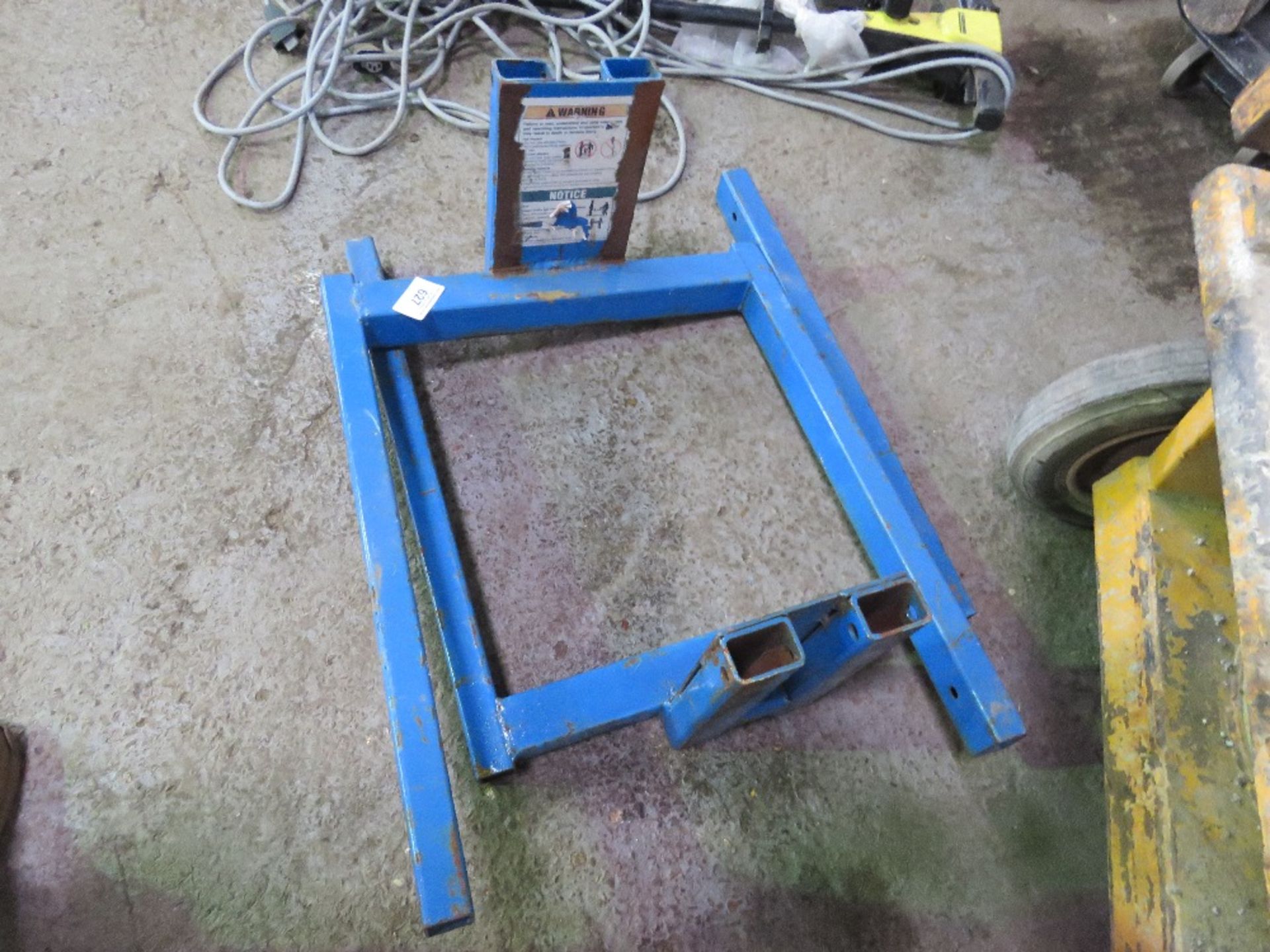 2X GENIE LIFT FORKS UNTESTED - Image 2 of 2