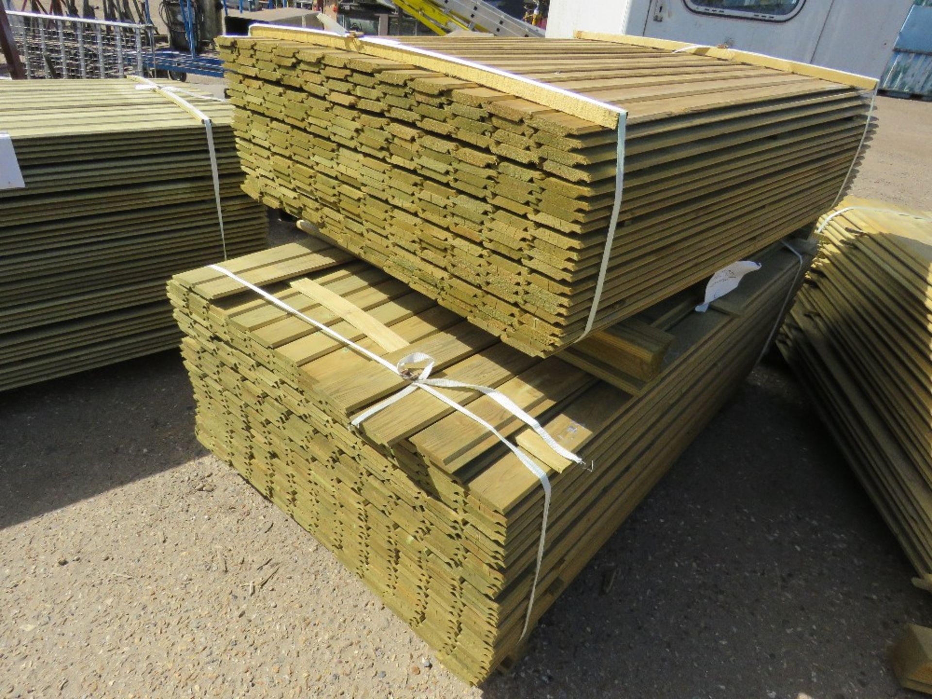 2 X PACKS OF SHIPLAP TIMBER FENCE CLADDING, 1@ 1.73M X 9CM WIDE X 1.5CM DEEP APPROX, 1@1.42M LENGTH - Image 2 of 3