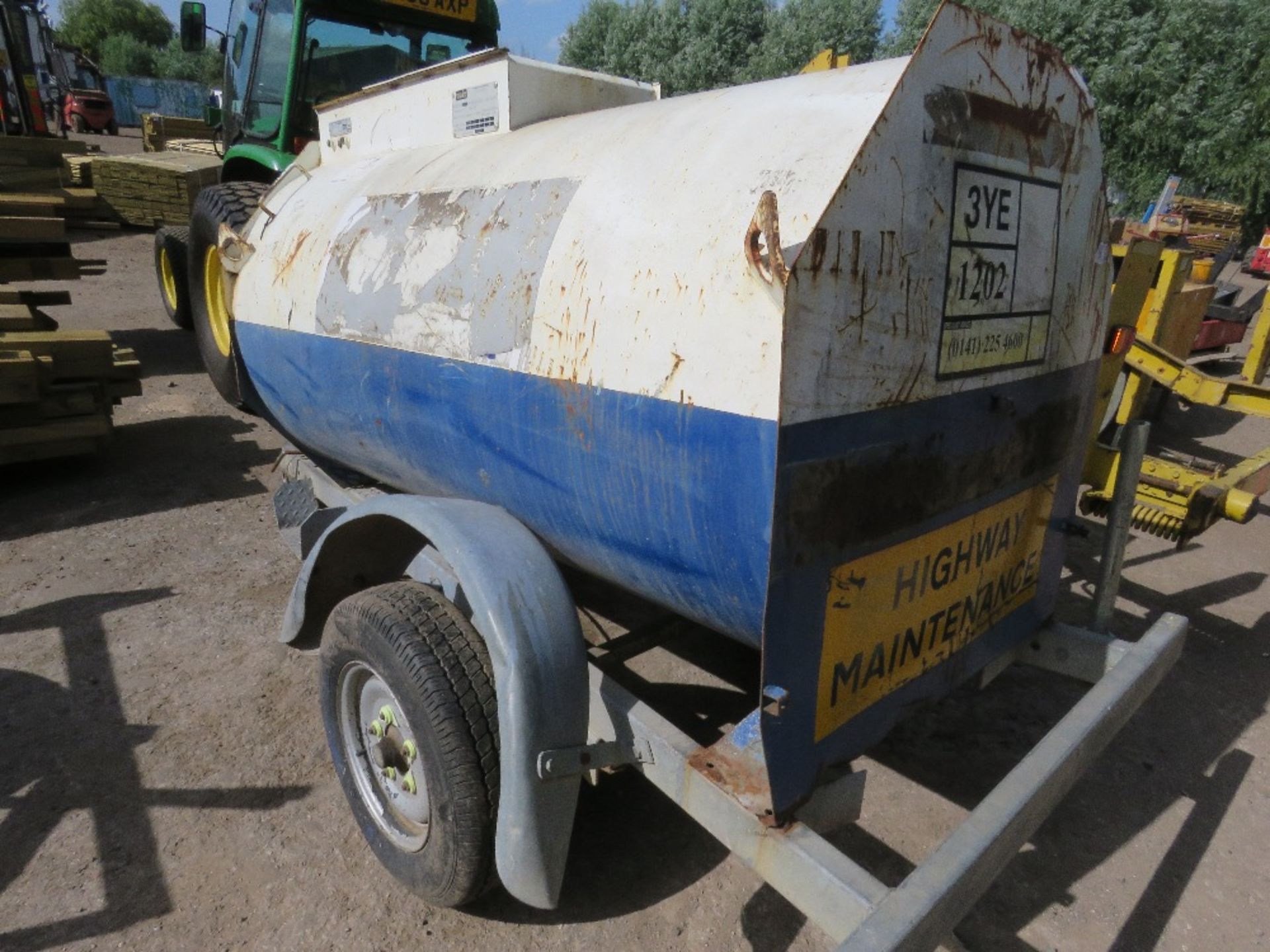 MAIN 1000 LITRE DIESEL BOWSER