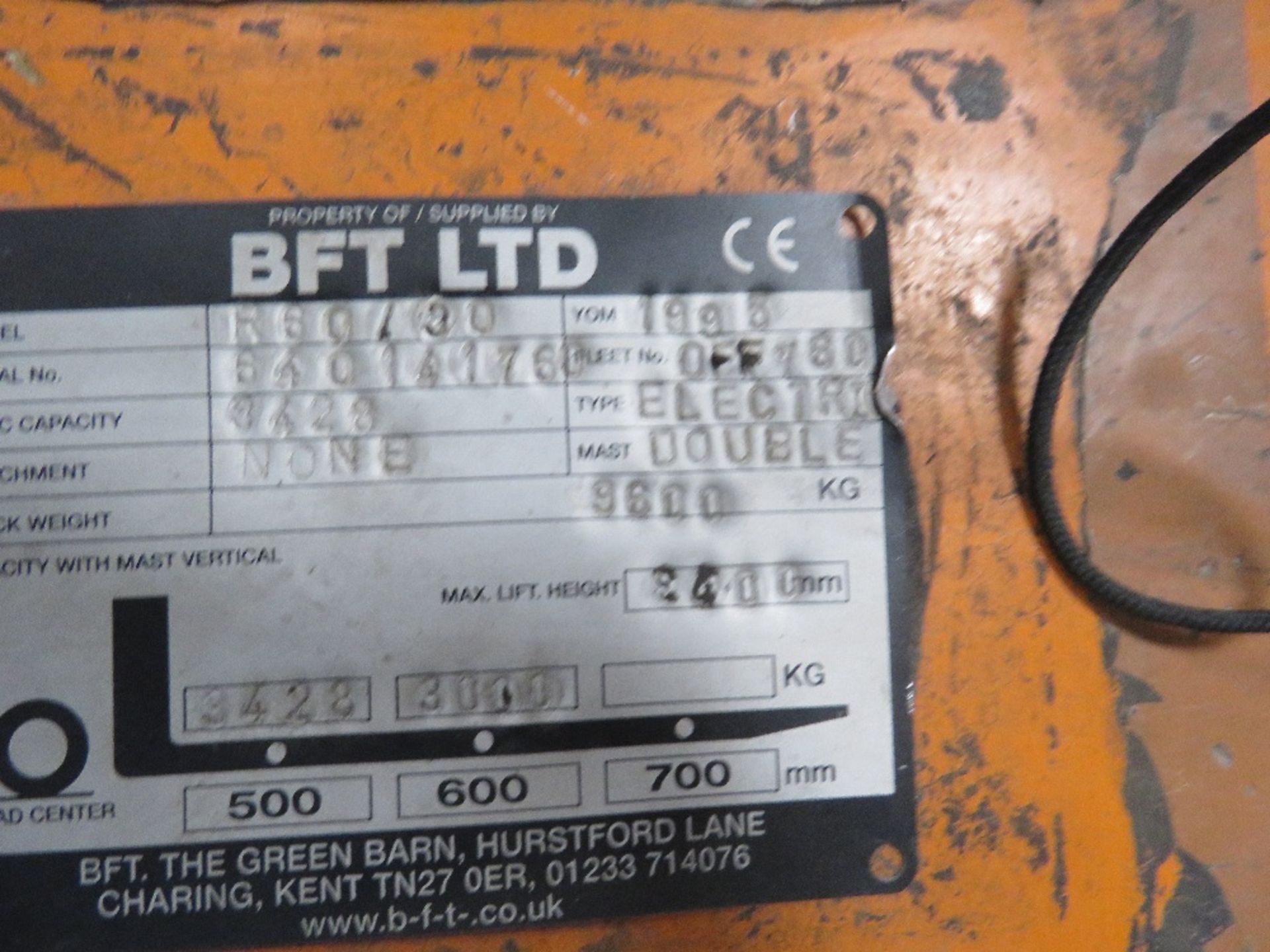 STILL R60-30 ELECTRIC BATTERY POWERED FORKLIFT WITH CHARGER, YEAR 1995. 5472 REC HRS, EX COMPANY - Image 4 of 5