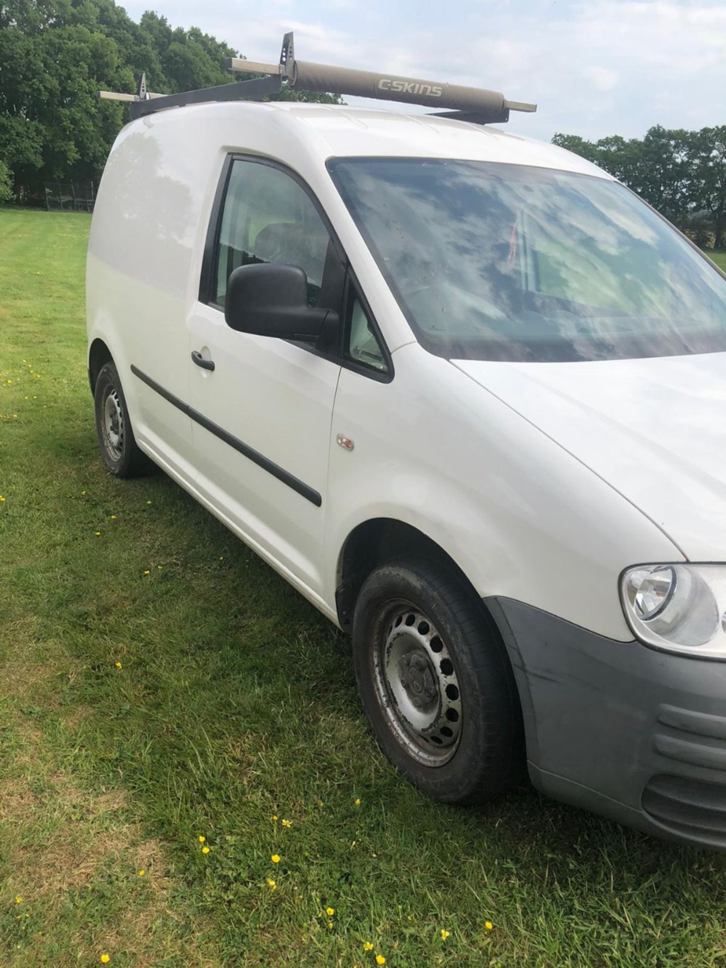 VOLKSWAGON CADDY PANEL VAN REG:LG09 0NL WITH V5 AND TESTED UNTIL SEPTEMBER 137051 REC MILES. PLEASE - Image 10 of 16