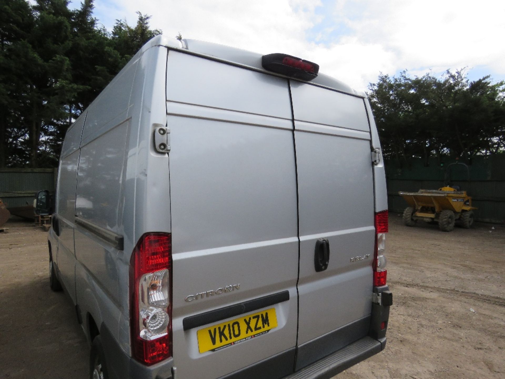 CITROEN RELAY SILVER PANEL VAN REG;VK10 XZM TESTED TILL 4/6/20 164,290 REC MILES. WHEN TESTED W - Image 9 of 10