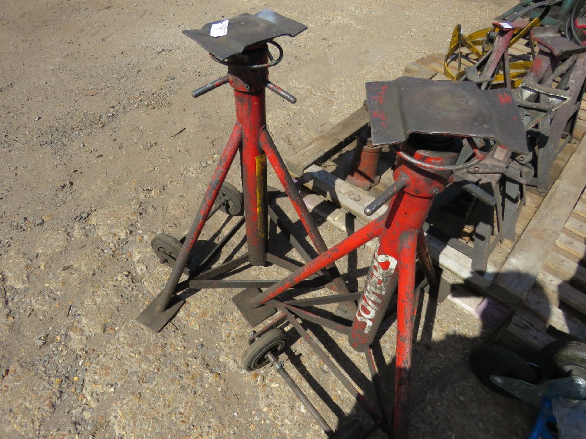 2X SOMMERS HEAVY DUTY AXLE STANDS sourced from company liquidation - Image 2 of 2