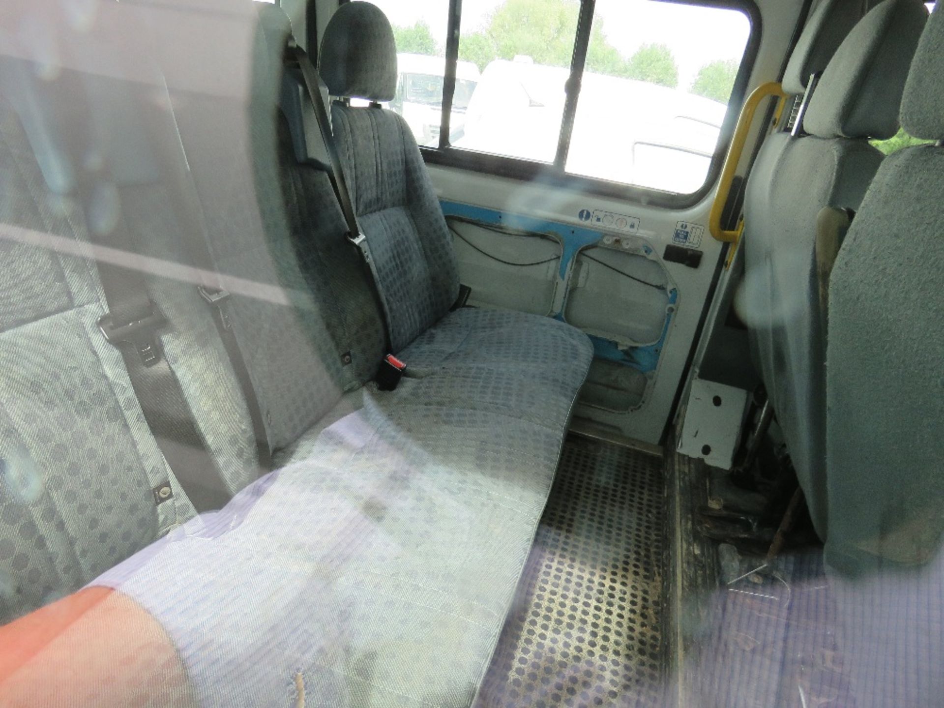 9 SEATER FORD TRANSIT MINI BUS WITH STORAGE BOOT REG: CV10 KLK TESTED TILL 22/2/21. DIRECT EX LOCAL - Image 7 of 7