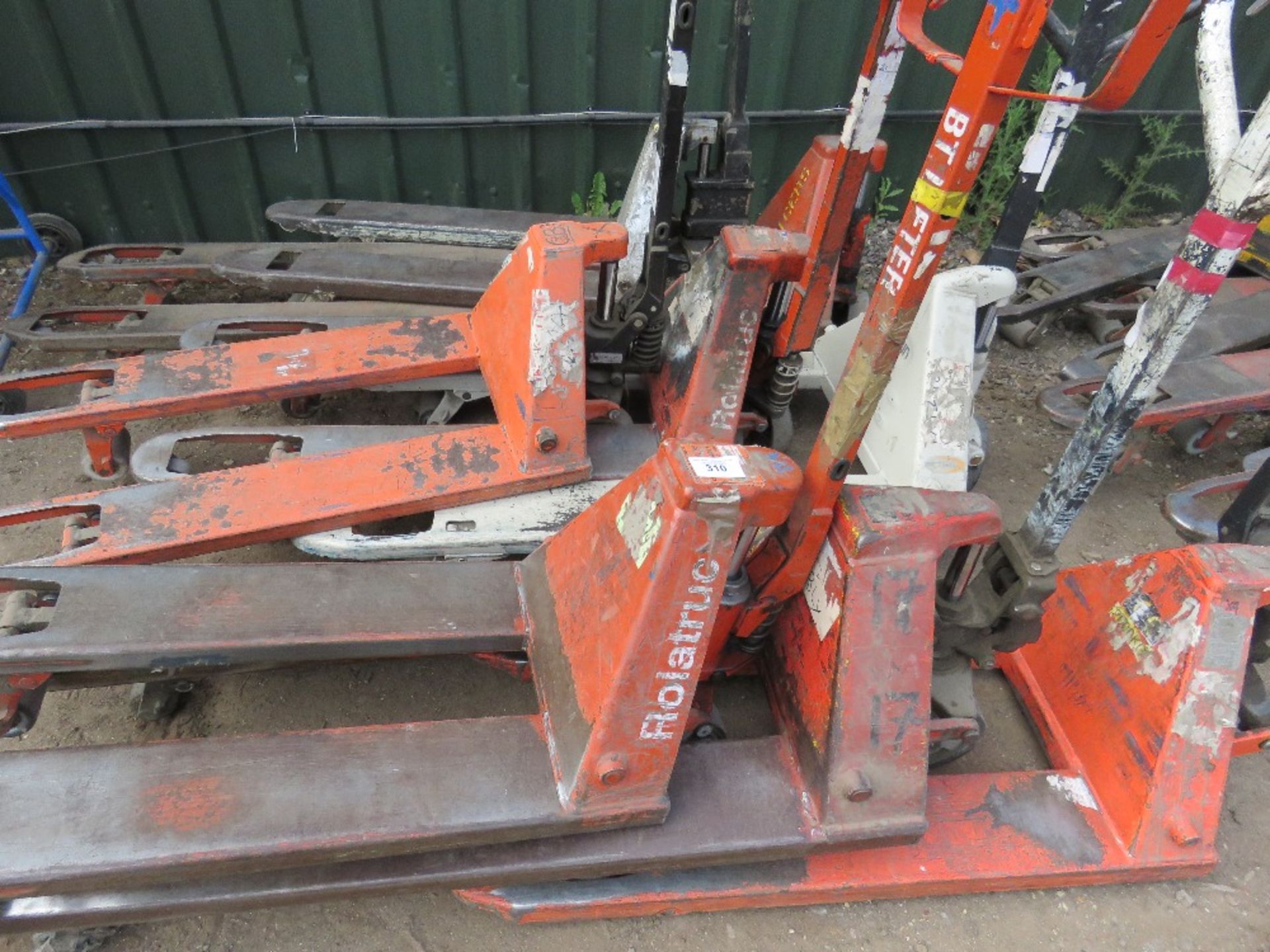 8 X ASSORTED PALLET TRUCKS, EX COMPANY LIQUIDATION