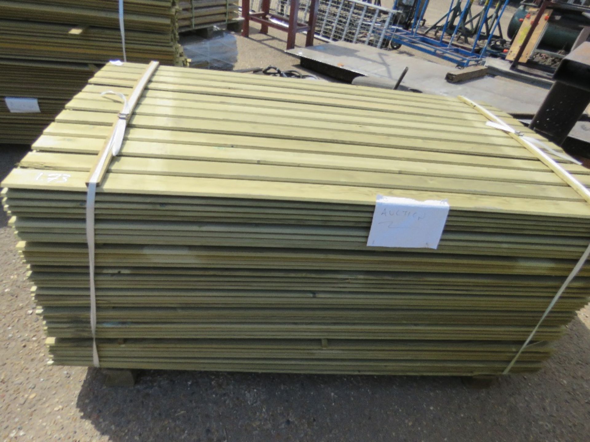 1 X PACK OF SHIPLAP TIMBER FENCE CLADDING, 1.73M X 9CM WIDE X 1.5CM DEEP APPROX - Image 3 of 3