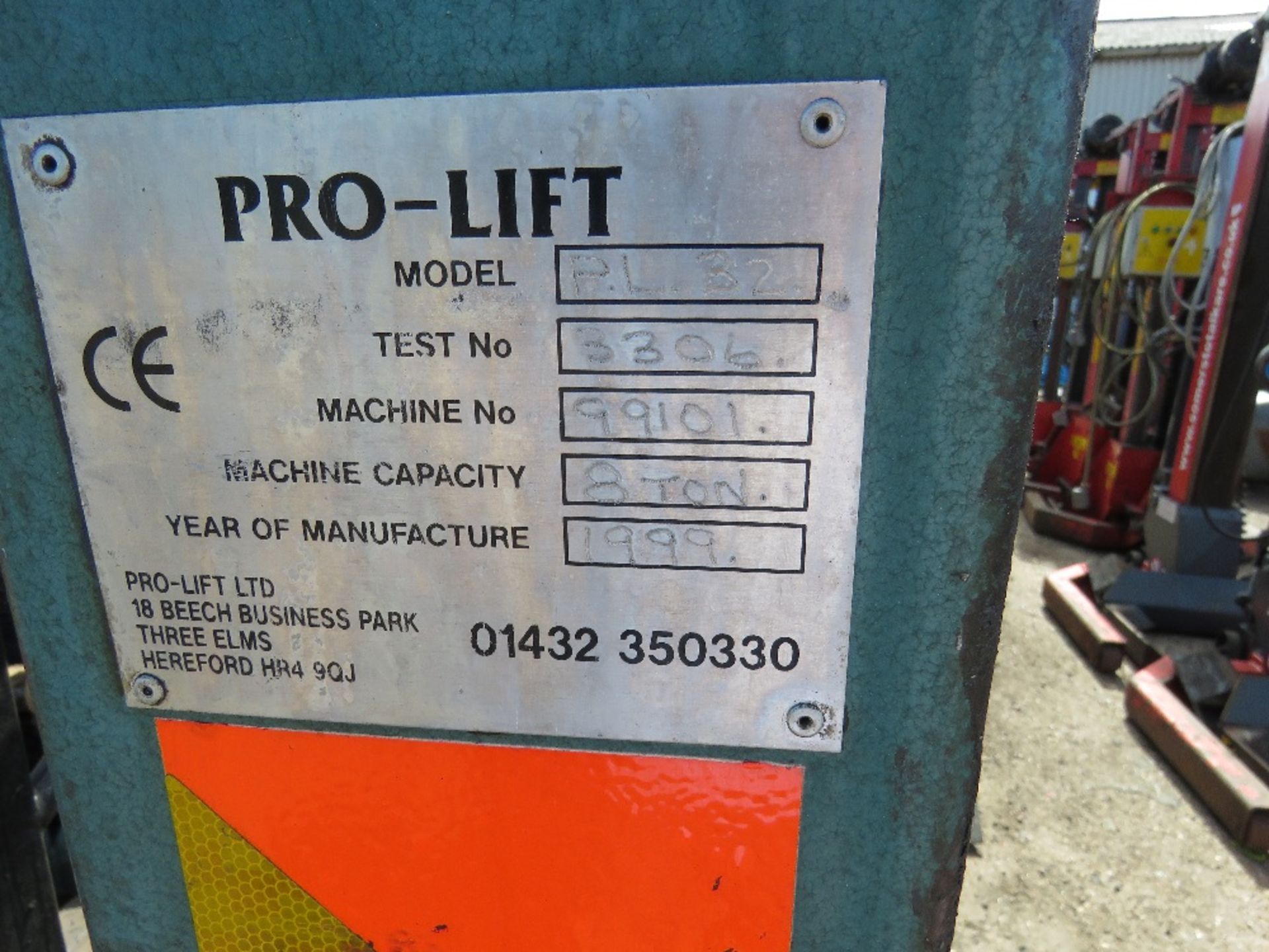 SET OF 4 X PROLIFT PL32 PORTABLE COLUMN LIFT UNITS FOR COMMERCIAL VEHICLES, 8 TONNE RATED CAPACITY, - Image 2 of 4