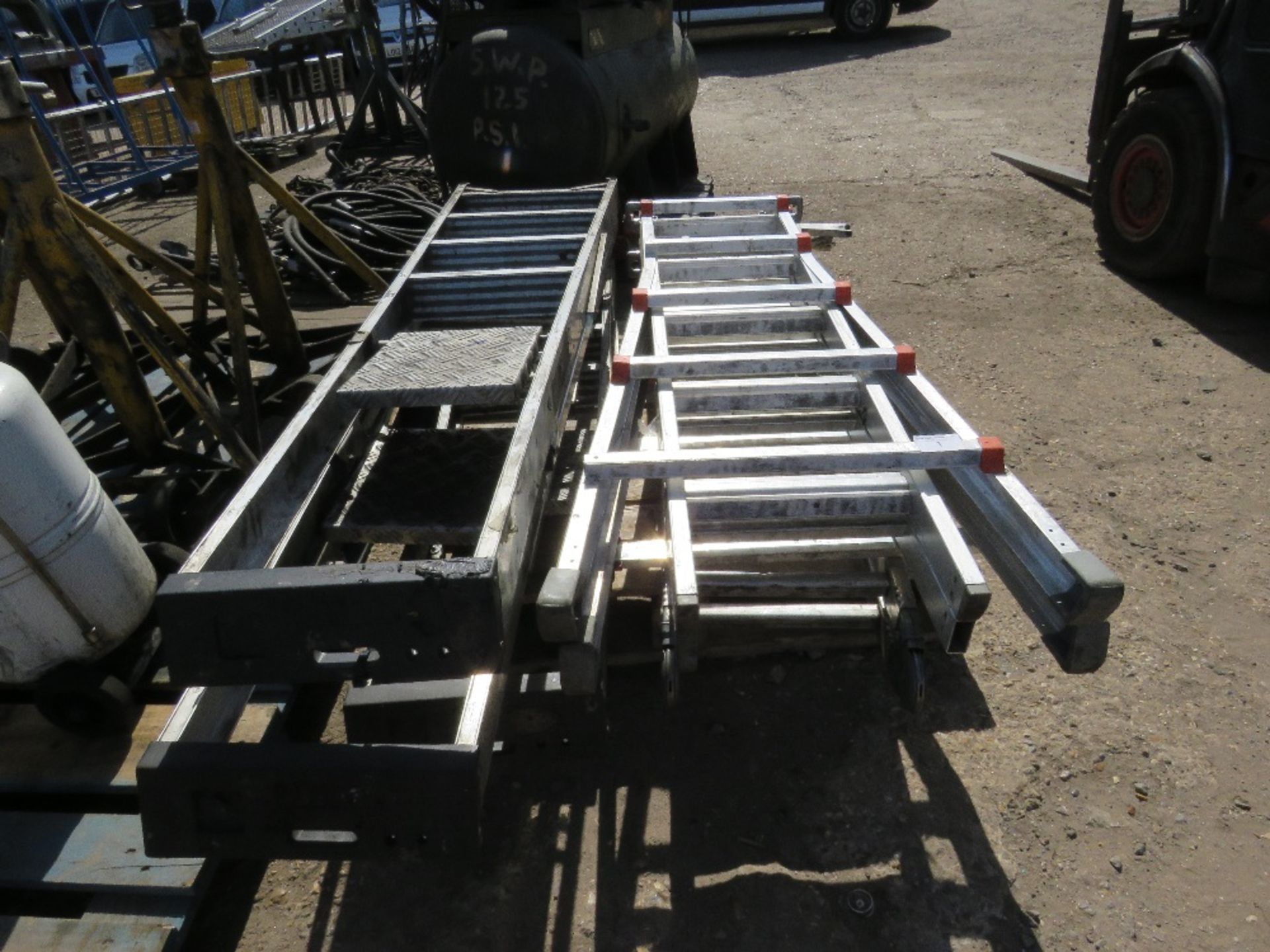 pallet containing 3 stepladders and 2 multi ladders sourced from company liquidation - Image 2 of 3