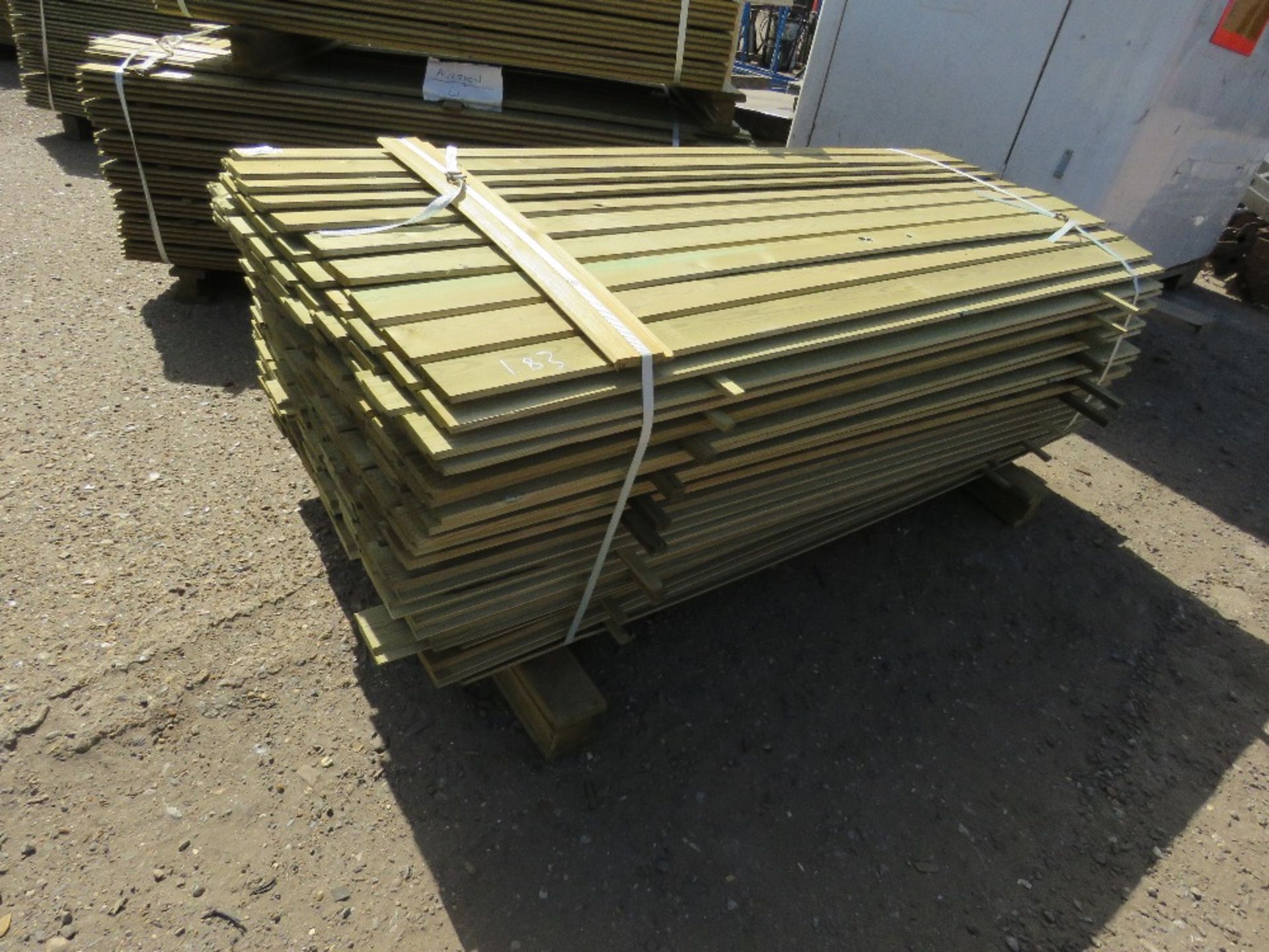 1 X PACK OF SHIPLAP TIMBER FENCE CLADDING @ 1.83M X 9CM WIDE X 1.5CM DEEP APPROX - Image 3 of 3