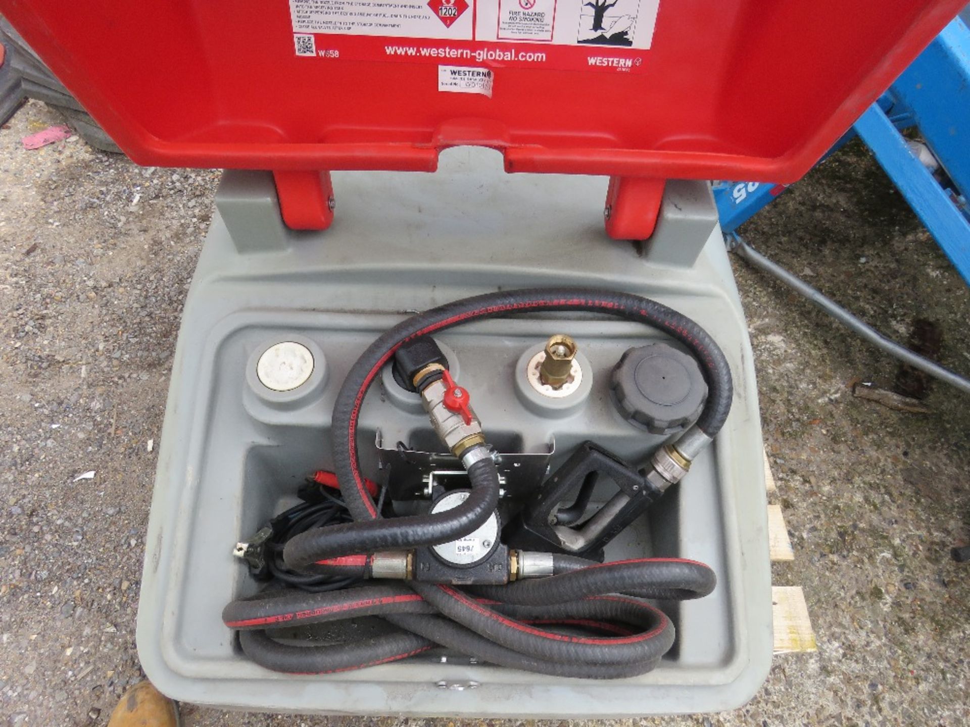 WESTERN MINI BOWSER UNIT WITH ELECTRIC PUMP FOR PICKUP ETC - Image 2 of 2