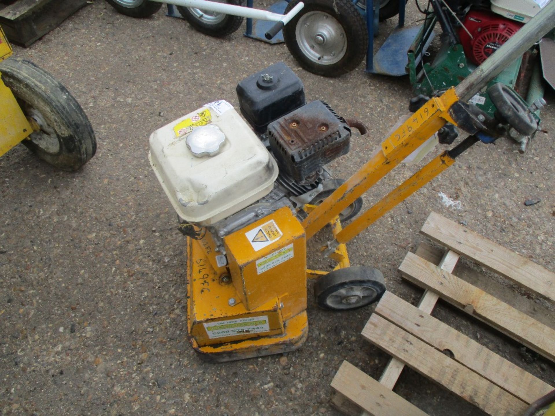 DFG 400 PETROL ENGINED GRINDER WHEN TESTED WAS SEEN TO RUN AND GRINDING ROTORS TURNED - Image 2 of 2