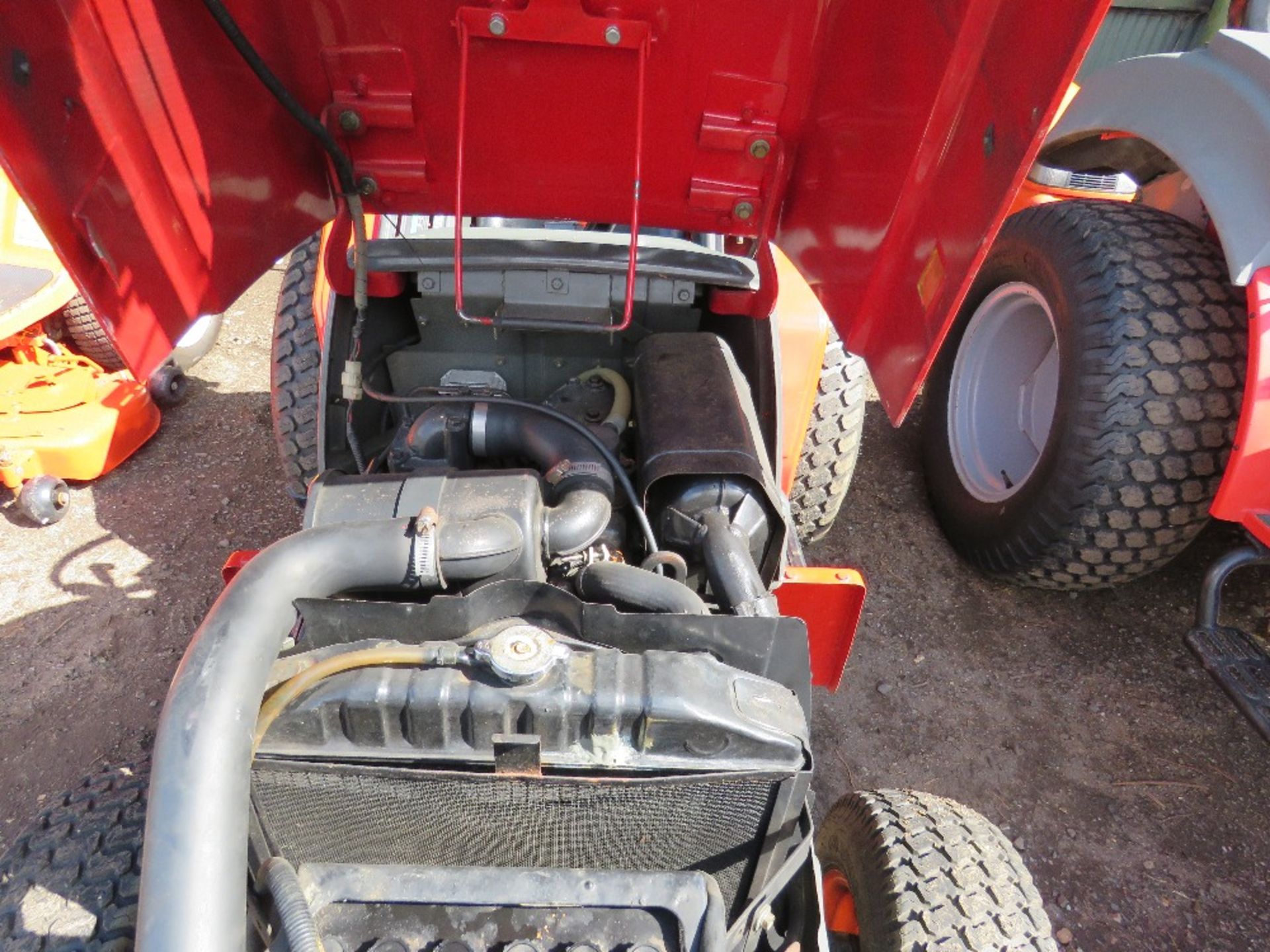 YANMAR F7 COMPACT TRACTOR ON GRASS TYRES. 125 REC HRS. WHEN TESTED WAS SEEN TO RUN, DRIVE, STEER AND - Image 6 of 6