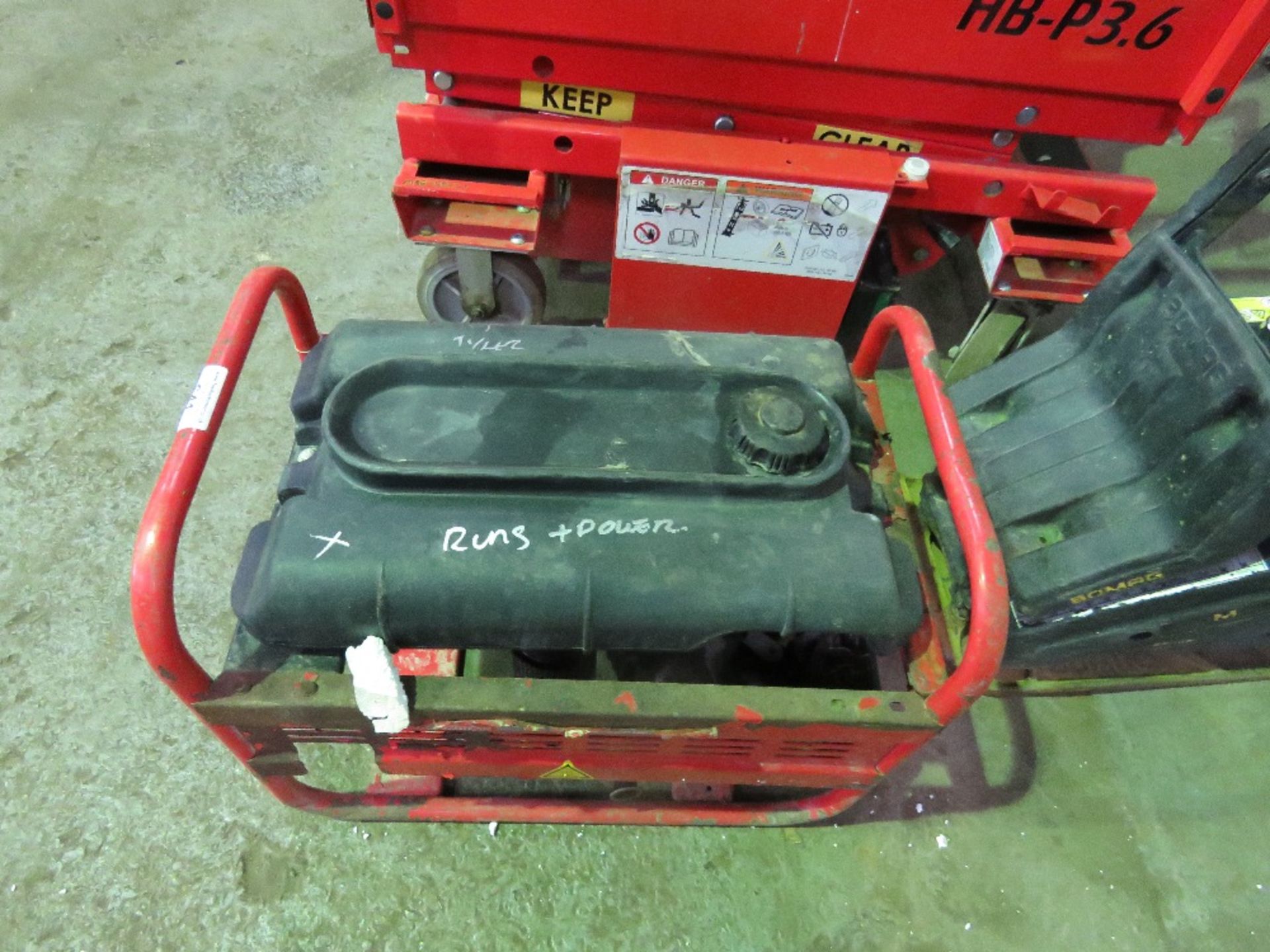 MGP4000 PETROL ENGINED GENERATOR. WHEN TESTED WAS SEEN TO RUN AND SHOW POWER - Image 3 of 3