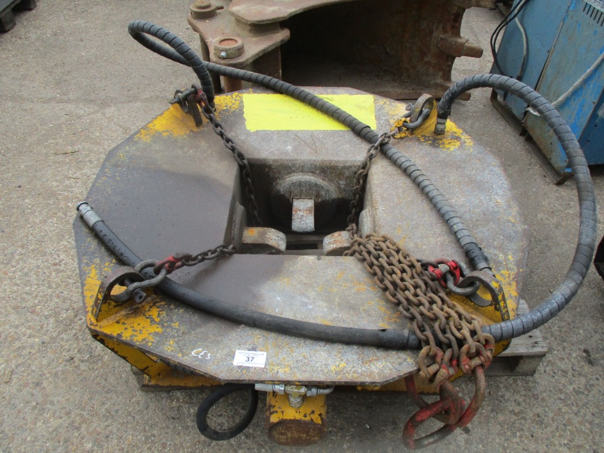 EXCAVATOR MOUNTED PILE CRACKER, SQUARE THROAT