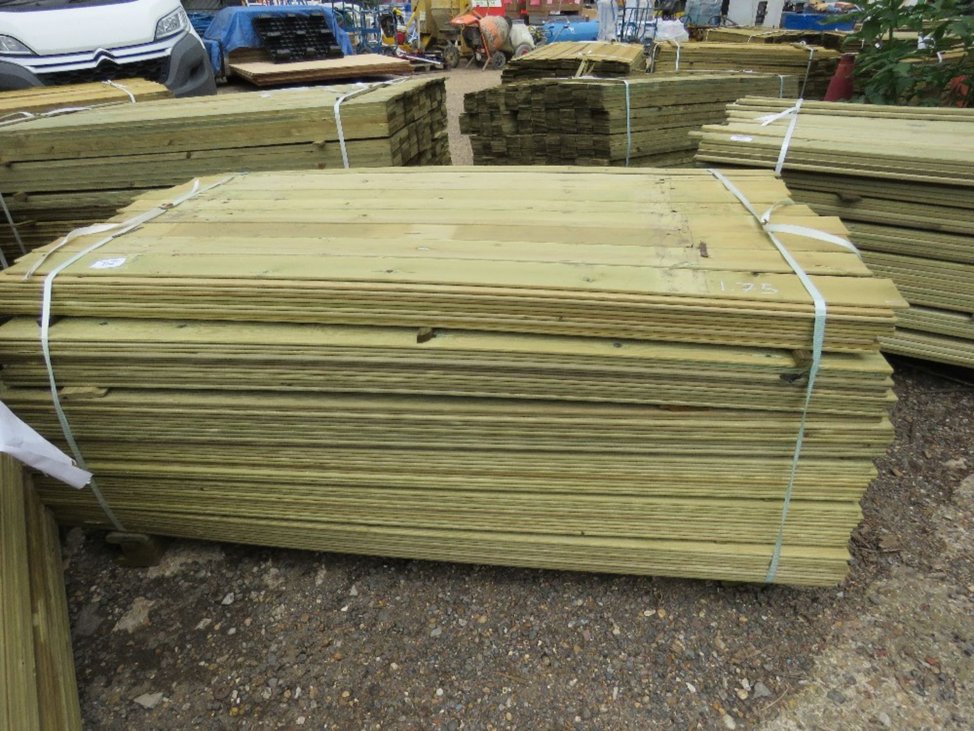 LARGE PACK OF TIMBER FENCING SLATS 10CM WIDE X 0.7CM DEPTH X 1.75M LENGTH APPROX - Image 2 of 2