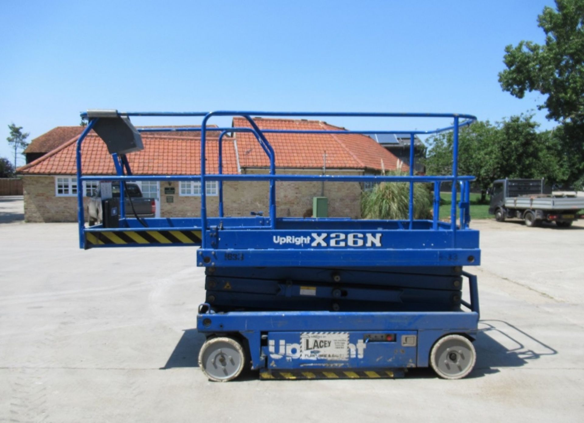 UPRIGHT X26 SCISSOR LIFT ACCESS PLATFORM, YEAR 2007 - Image 4 of 4