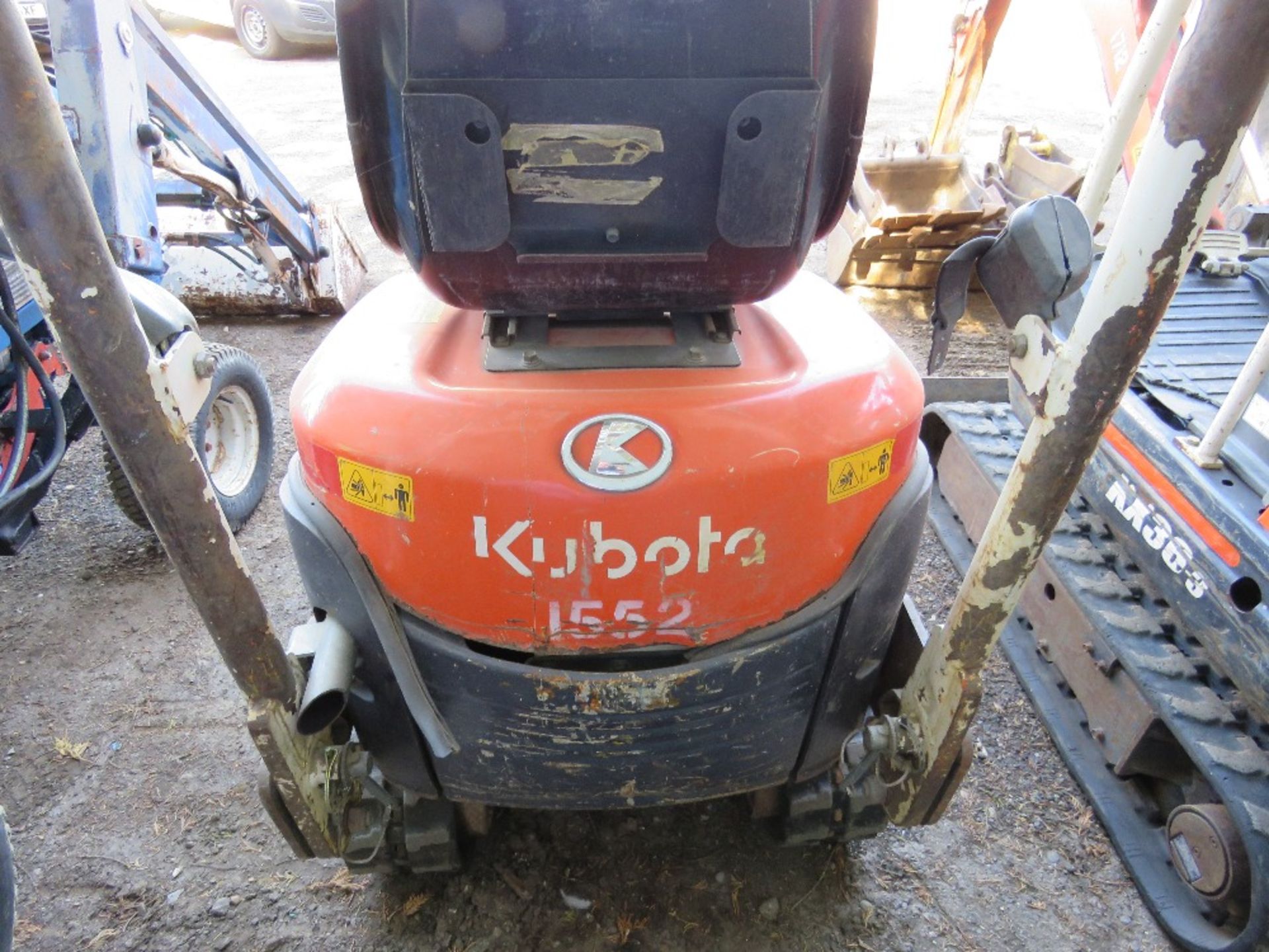 KUBOTA K008 0.8TONNE MICRO DIGGER, YEAR 2004. 3049REC HRS. 5 X BUCKETS. PN:1552, SN:13300. WITH KE - Image 7 of 8