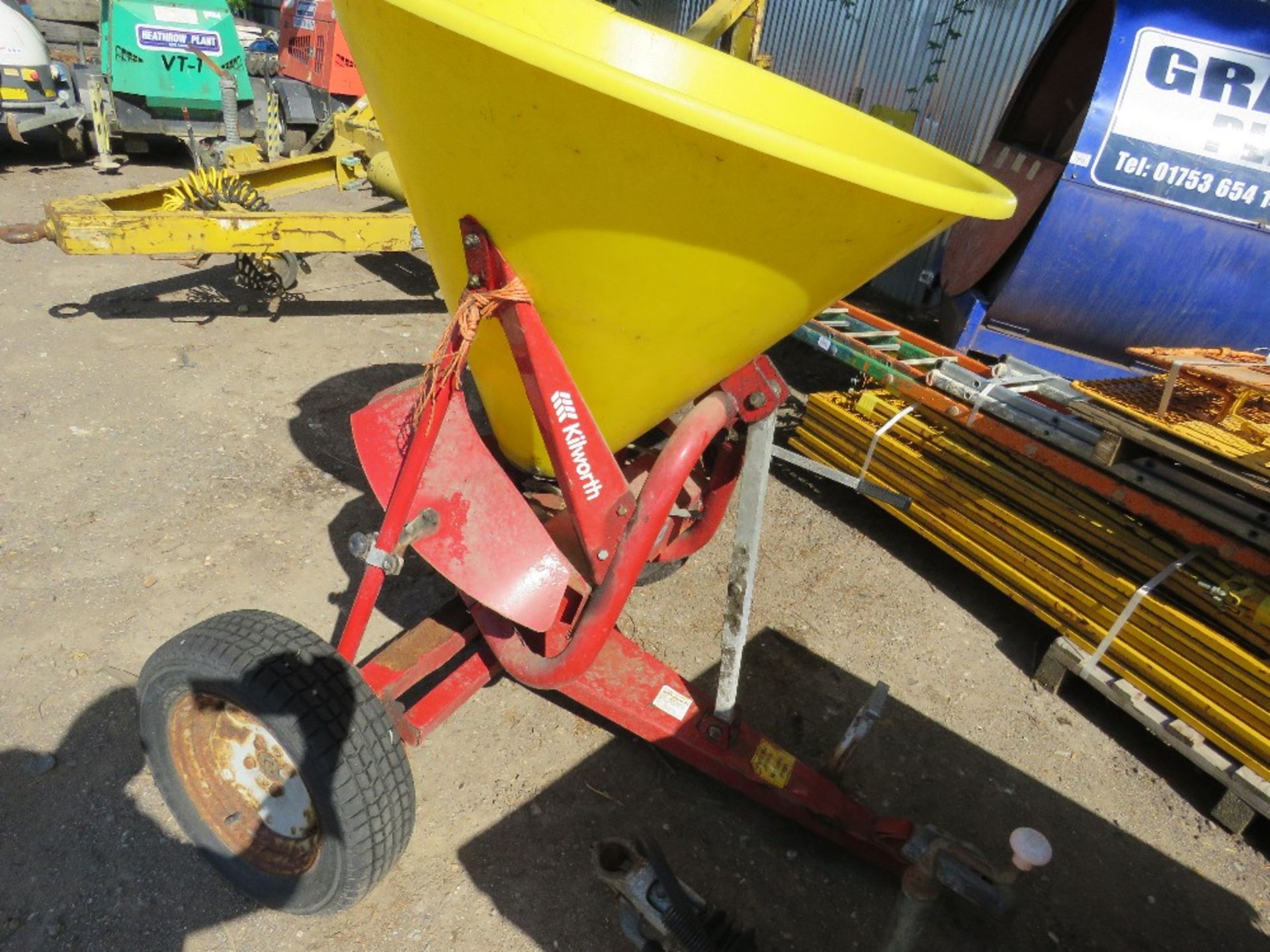 YELLOW KILWORTH SALT SPREADER - Image 2 of 3