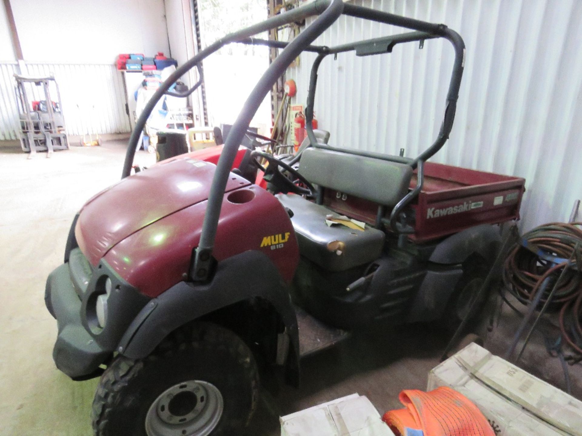 KAWASAKI 610 4WD PETROL MULE UTILITY VEHICLE, 4406 REC HRS. WHEN TESTED WAS SEEN TO START RUN AND