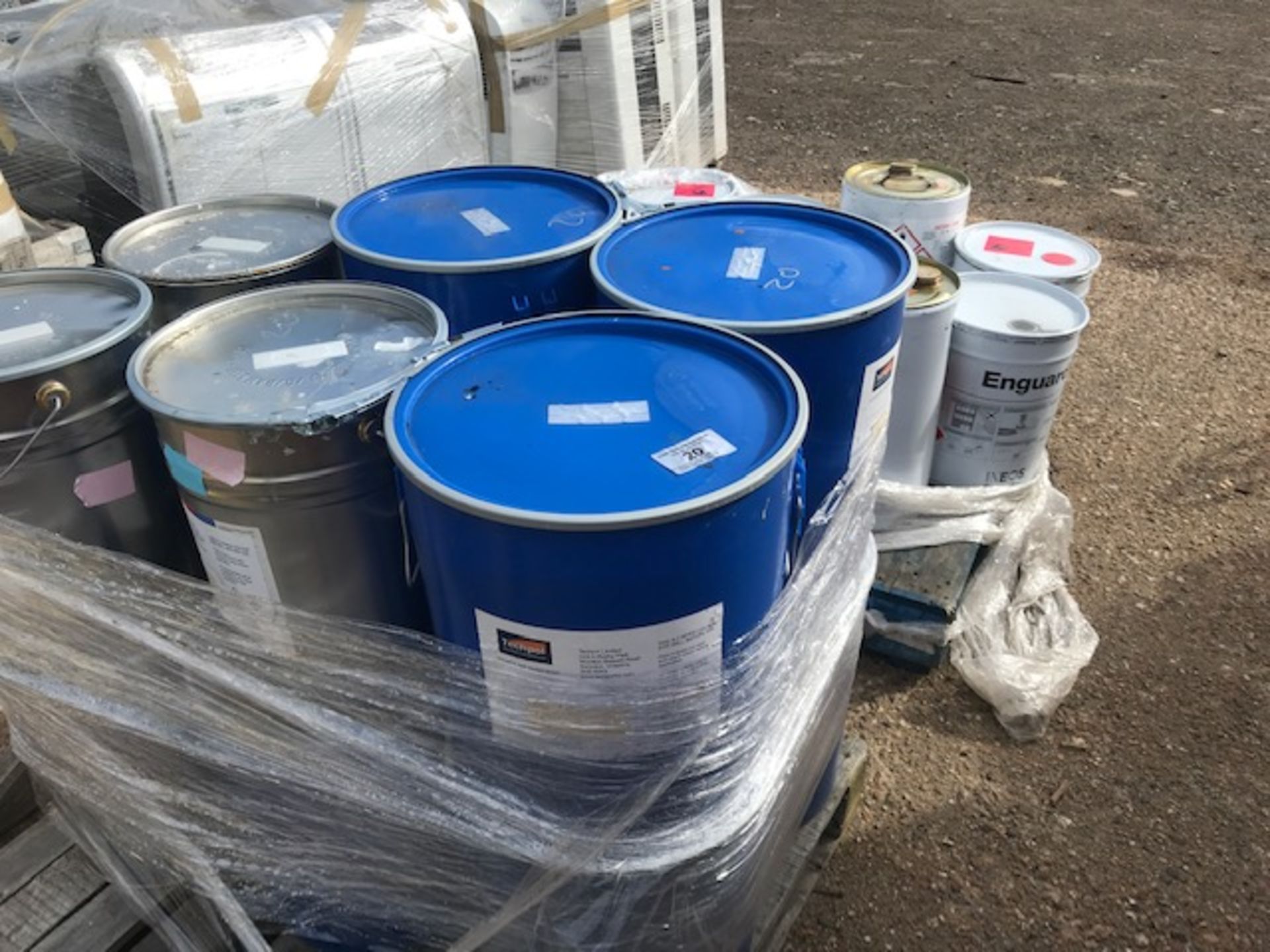 QUANTITY OF PAINTING COMPOUNDS....EX COMPANY LIQUIDATION - Image 2 of 9