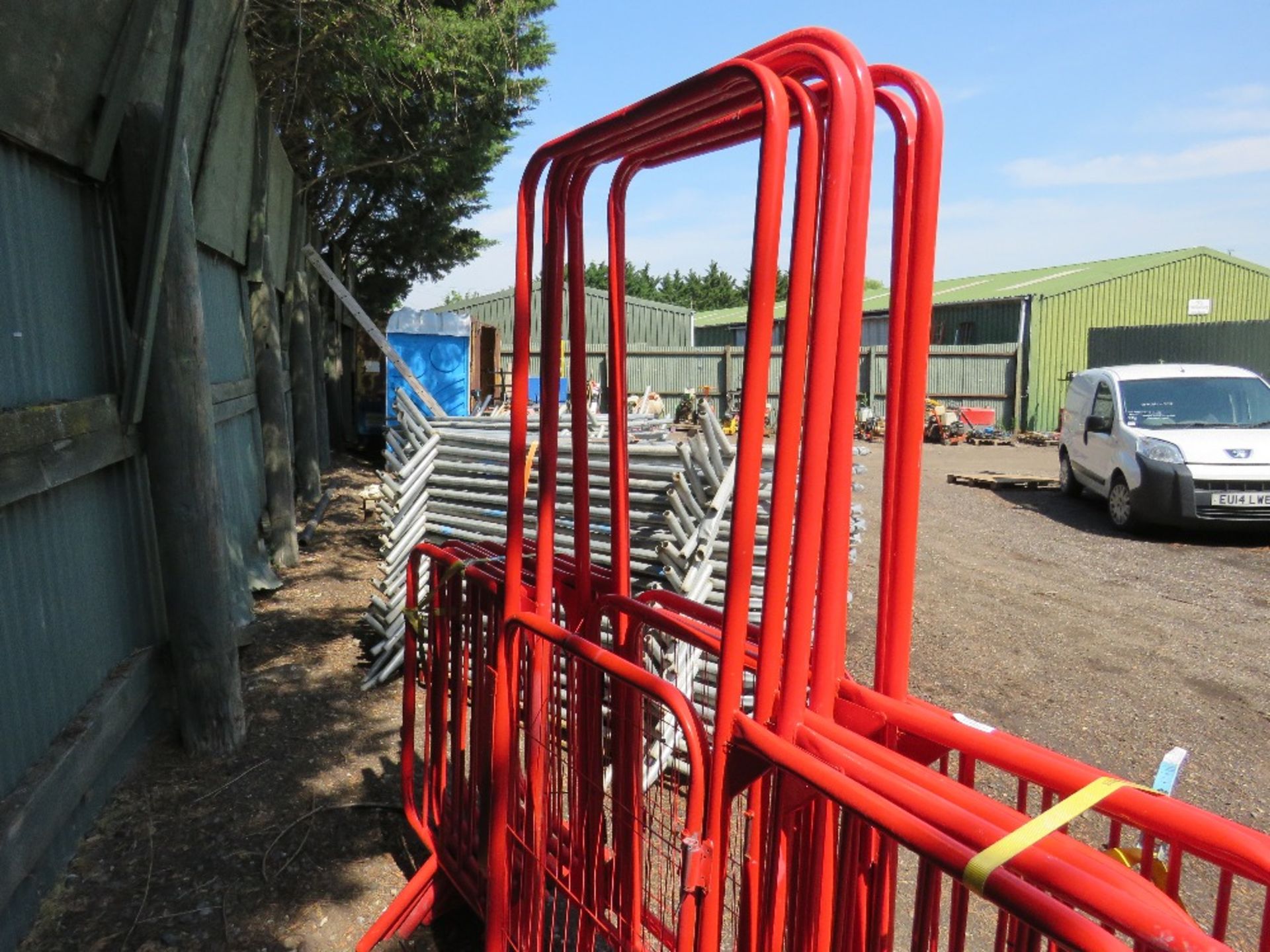 7 x red metal pedestrian barrier gangway panels, 4 with gates................................... - Image 3 of 4