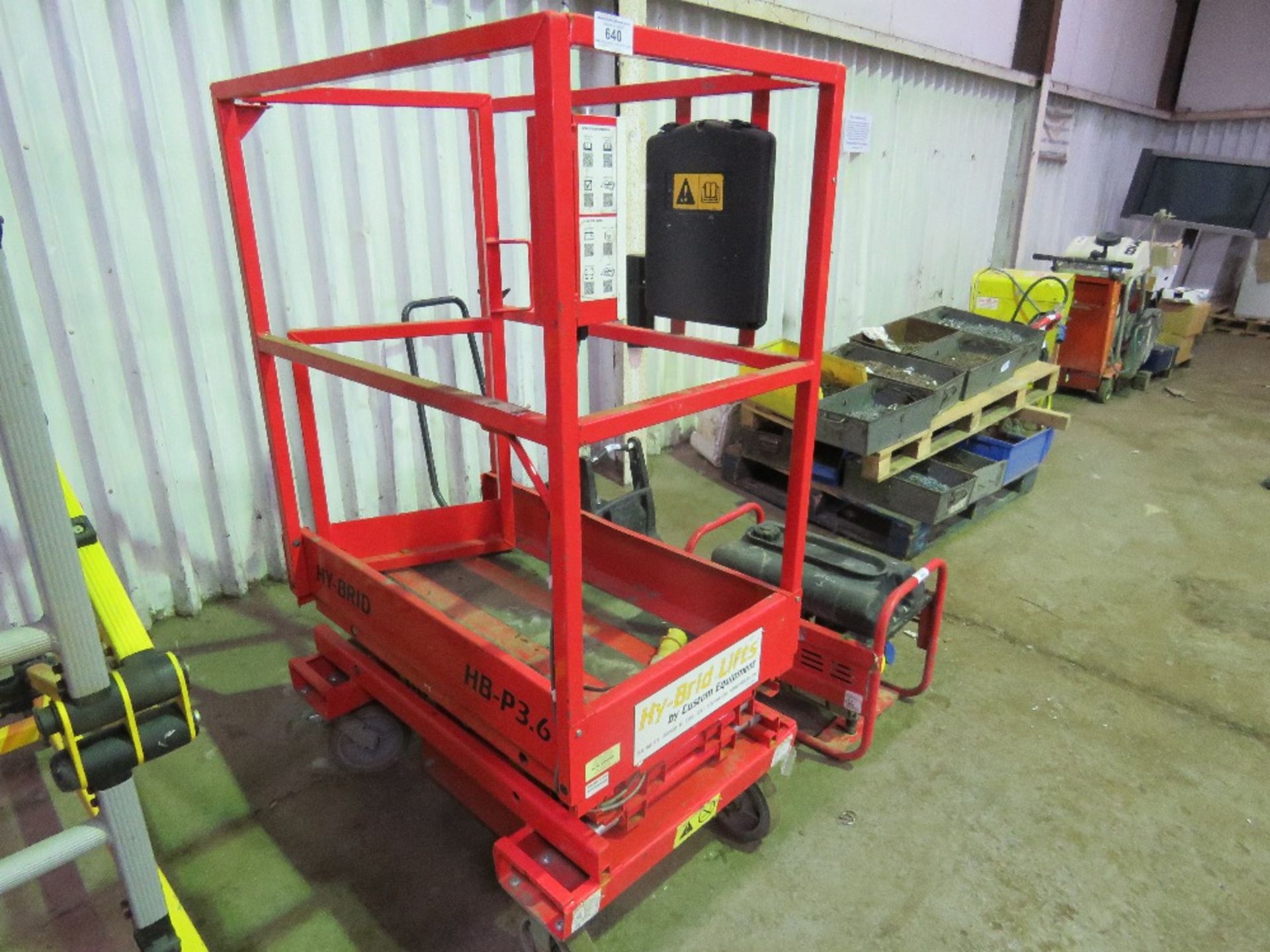 HYBRID HB-P3.6 BATTERY OPERATED ACCESS UNIT...LIFTS AND LOWERS WITH KEY...BATTERY FLAT - Image 2 of 3