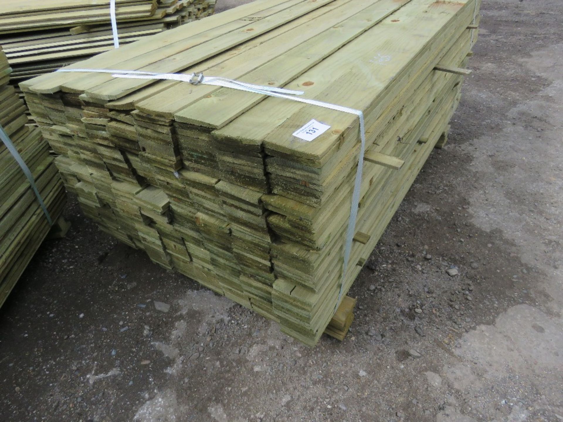 LARGE PACK OF FEATHER EDGE CLADDING TIMBER 1.65METRES LENGTH X 10CM WIDE