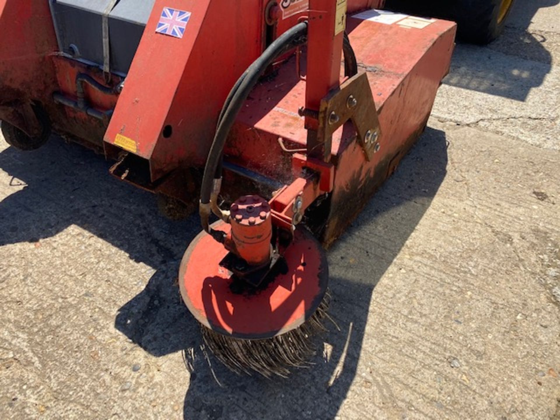 FORKLIFT MOUNTED HYDRAULIC DRIVEN SWEEPER UNIT. ITEM LOCATED NEAR TAKELEY, ESSEX. VIEWING/COLLECTION - Image 3 of 8