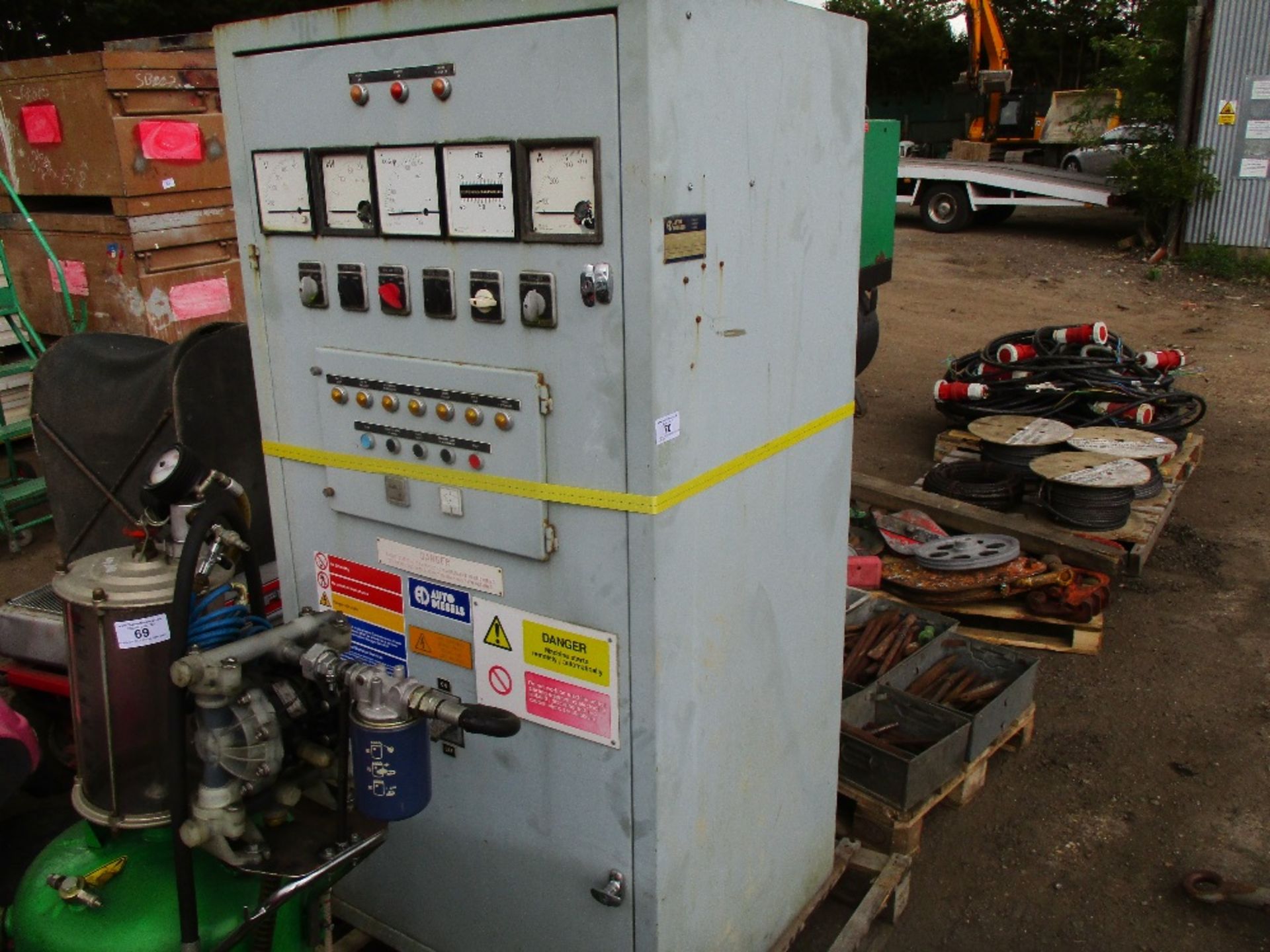 200KVA RATED GENERATOR CONTROL PANEL C/W CIRCUIT BREAKERS