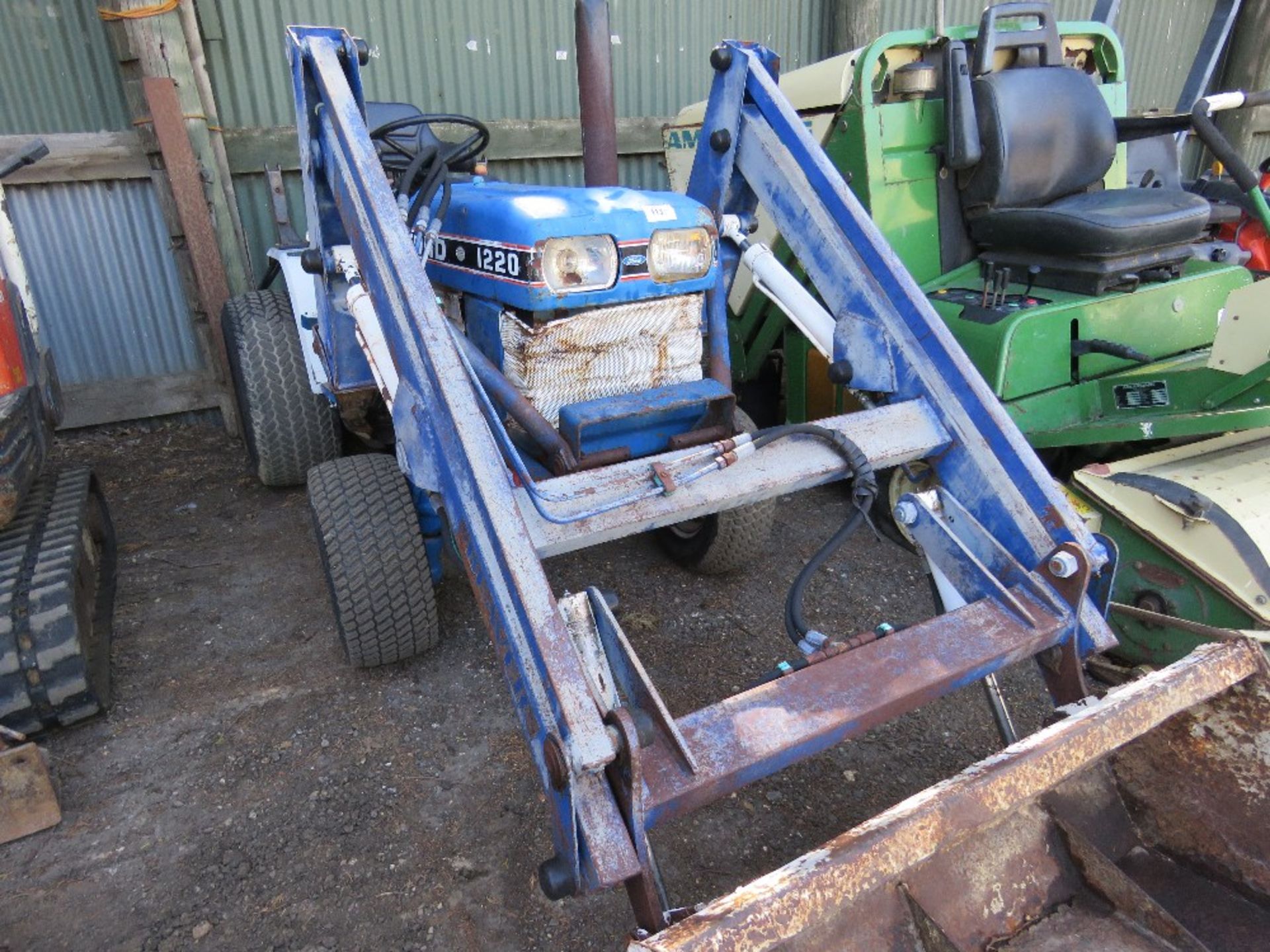 FORD 1220 HST TRACTOR WITH BEAVER FOREND LOADER. 2258 REC HRS.