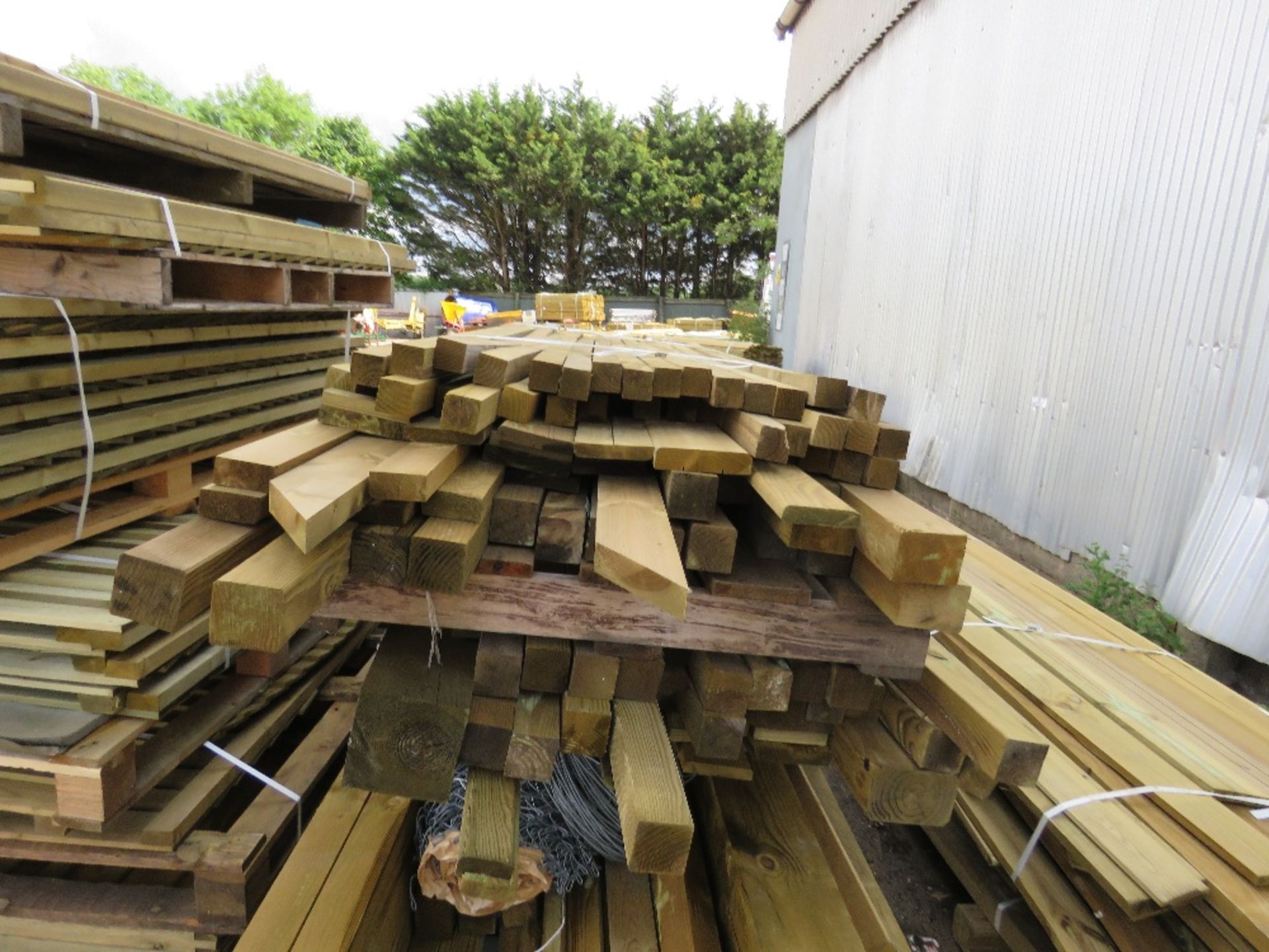 3 X PALLETS OF POSTS, TIMBERS AND ROLL OF CHAINLINK FENCING - Image 2 of 4