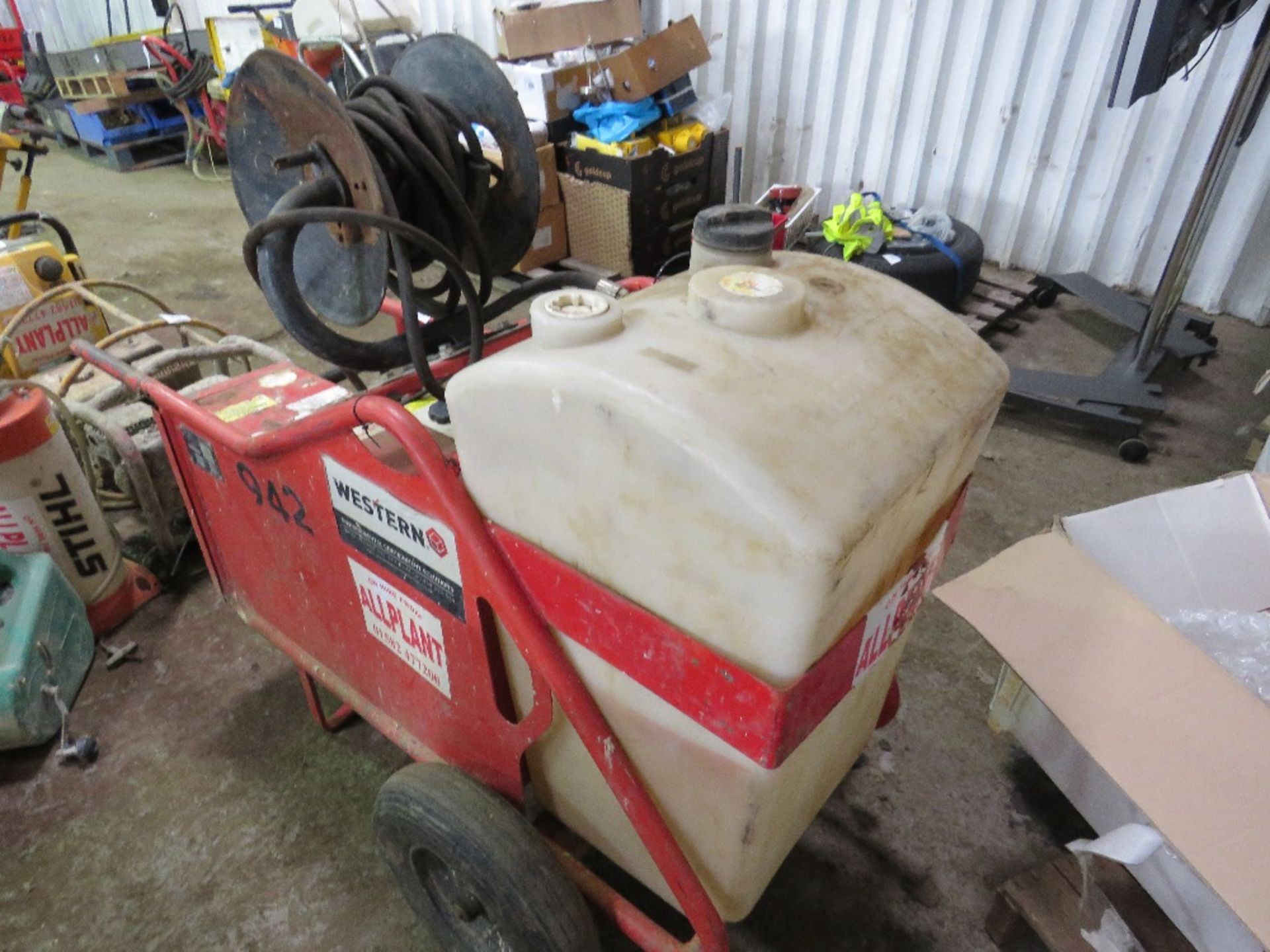 HONDA PRESSURE WASHER BOWSER C/W TANK. WHEN TESTED WAS SEEN TO RUN..PUMP UNTESTED..NO WATER IN TANK - Image 3 of 4