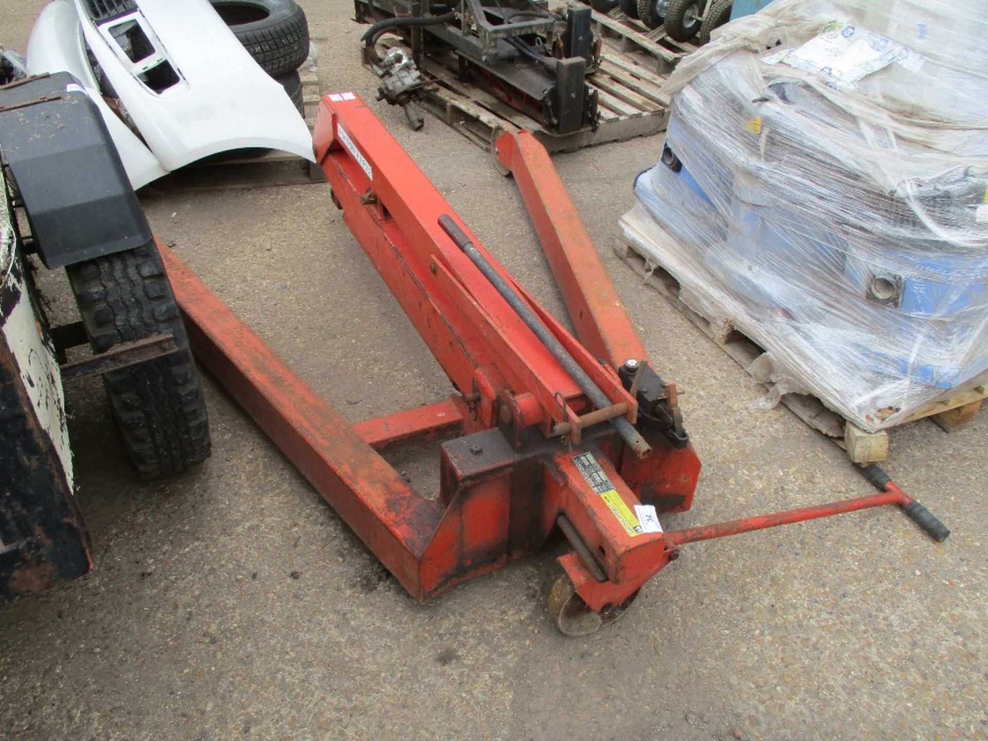 KAISER KRAFT HEAVY DUTY ENGINE CRANE, WHEN TESTED WAS SEEN TO PUMP UP.