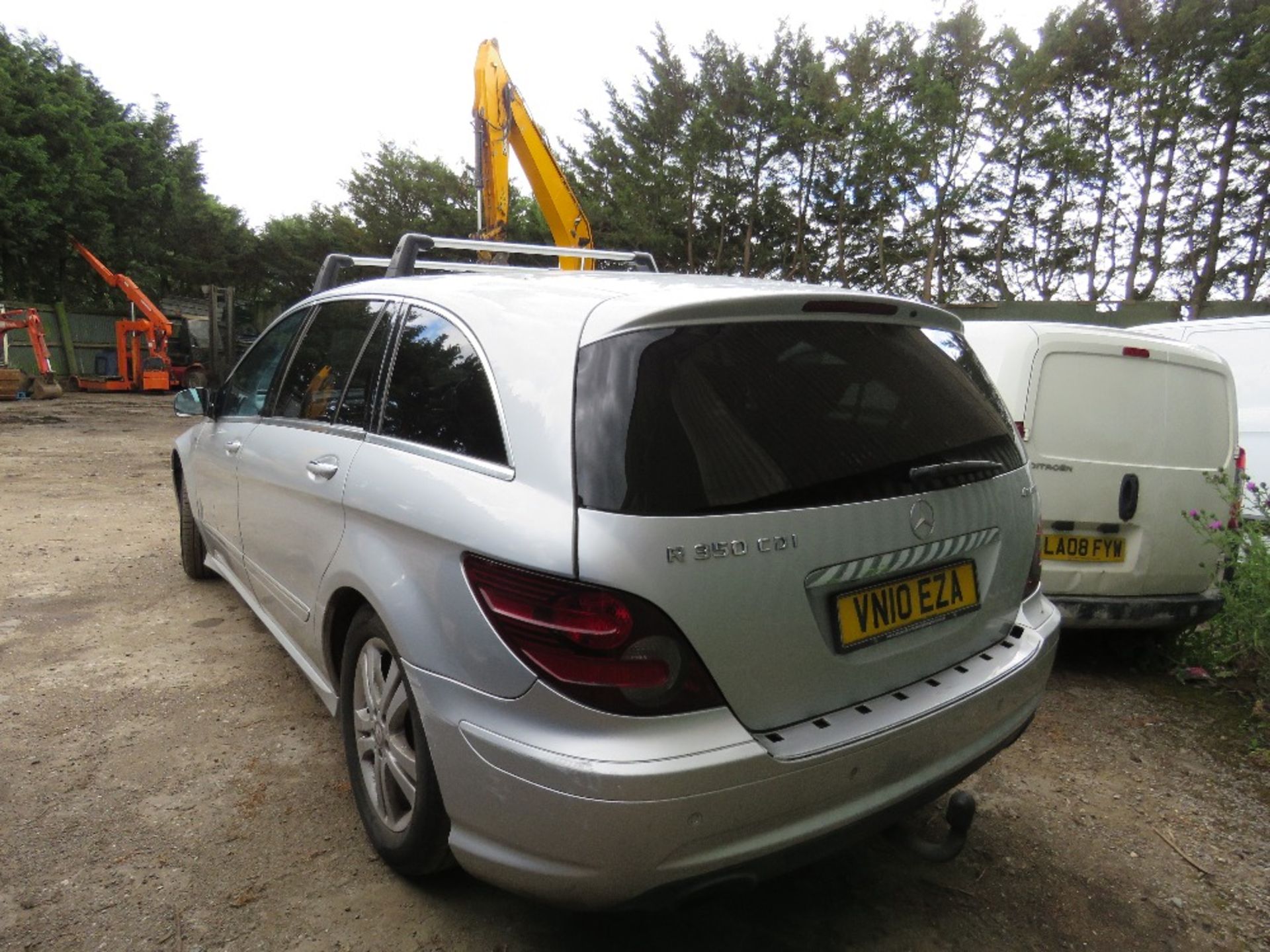 MERCEDES R350CDI 7 SEATER CAR REG:VN10 EZA. 128,098 REC MILES, 4MATIC GEARBOX. TESTED TILL 16/10/20 - Image 3 of 8