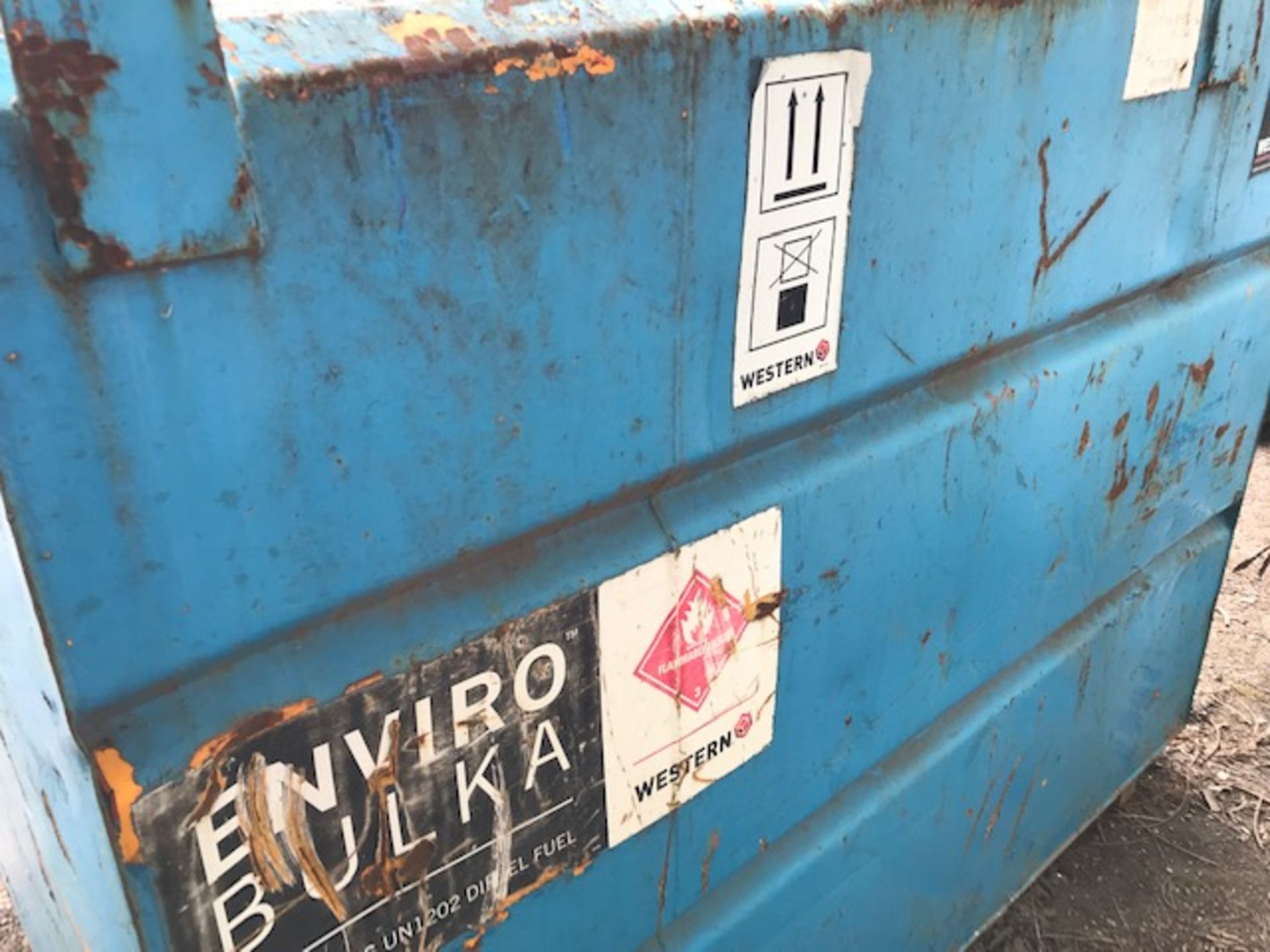 WESTERN BUNDED FUEL TANK WITH HOSE AND ELECTRIC PUMP, 2200LITRE CAPACITY - Image 7 of 7