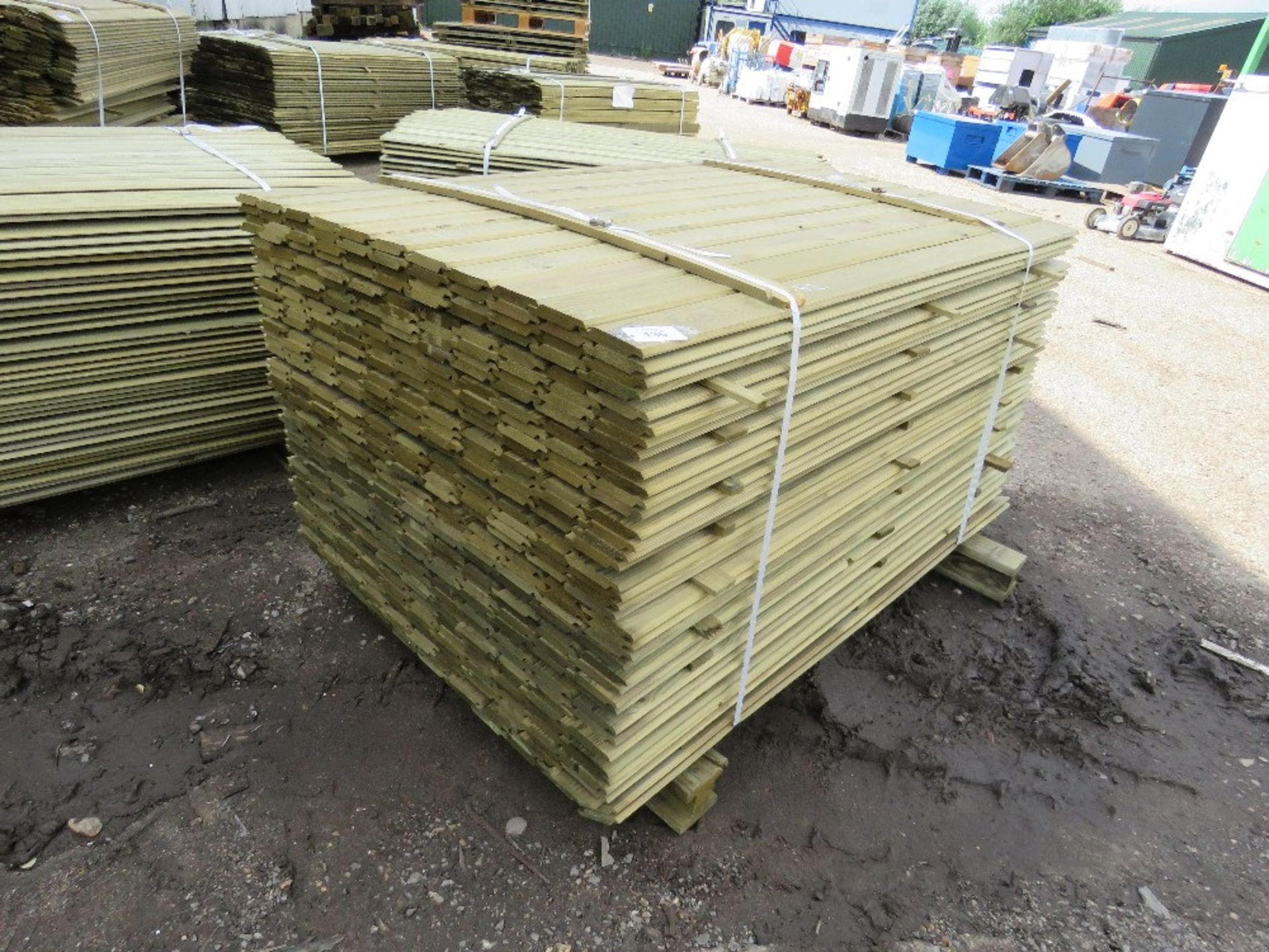 LARGE PACK OF SHIPLAP CLADDING TIMBER 1.42METRES LENGTH X 9.5CM WIDE X 1.5CM DEPTH APPROX