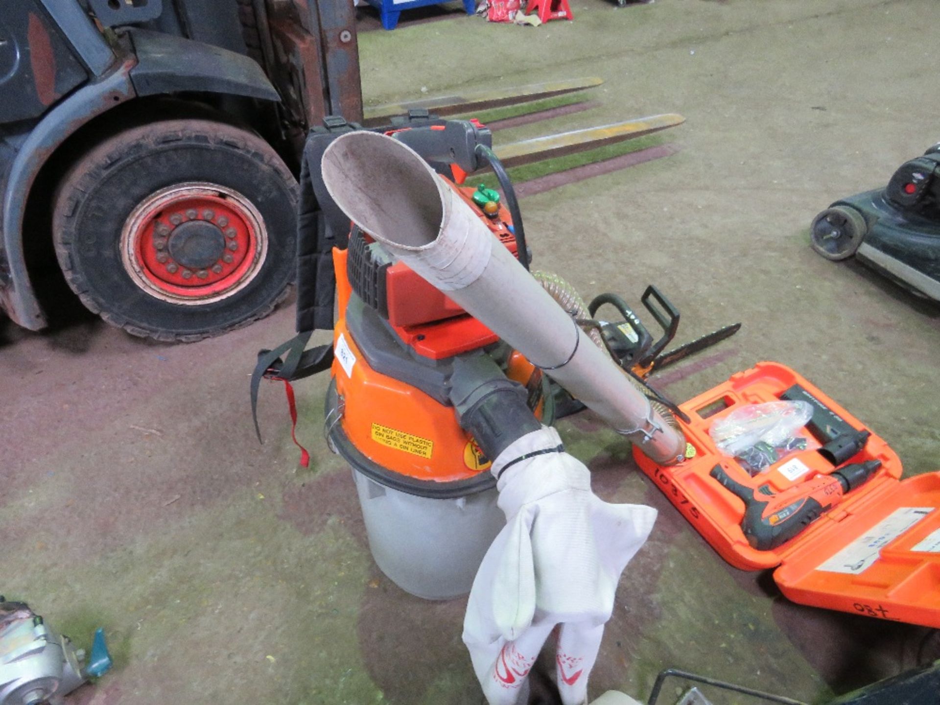 HUSQVARNA PETROL ENGINED GARDEN VACUUM UNIT - Image 3 of 3