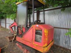 1.5 TONNE MINI DIGGER ON RUBBER TRACKS. STARTS AND RUNS BUT NO HYDRAULICS....NEEDS ATTENTION